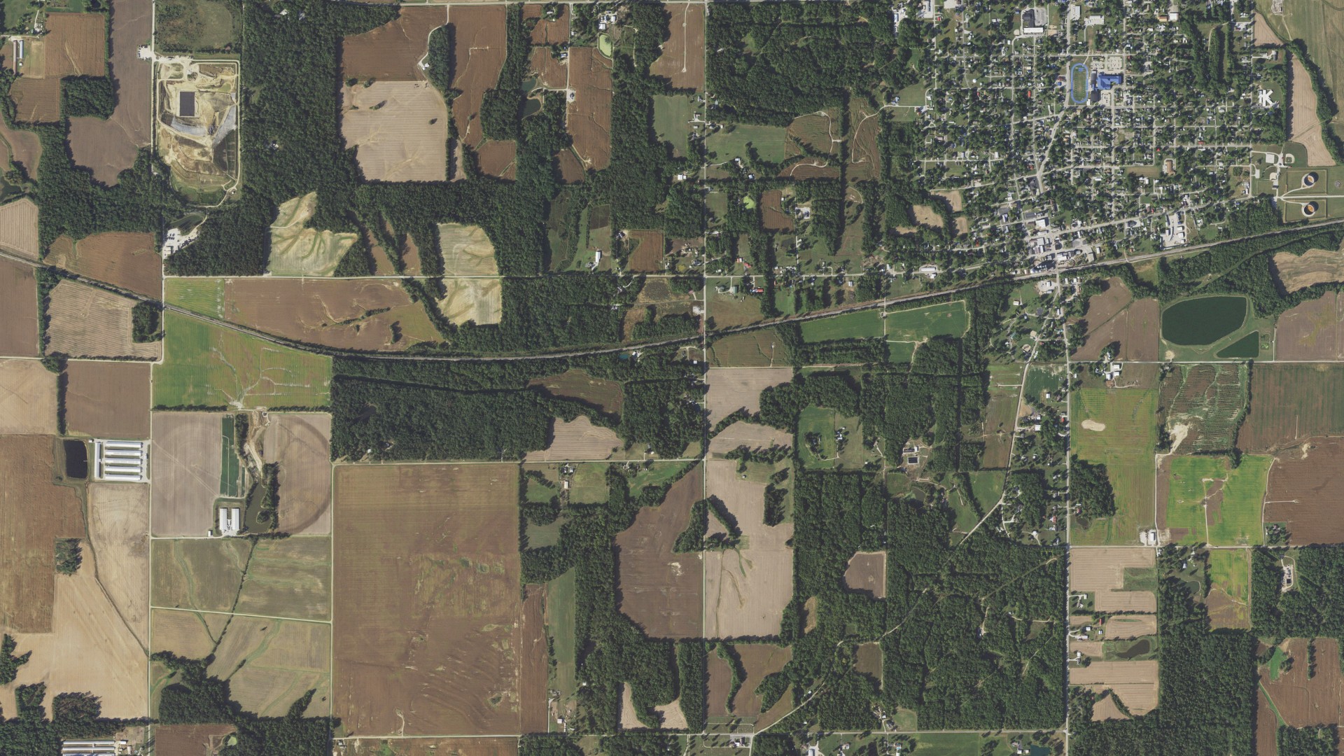Natural-color aerial photograph of land around Bridgeport, Illinois