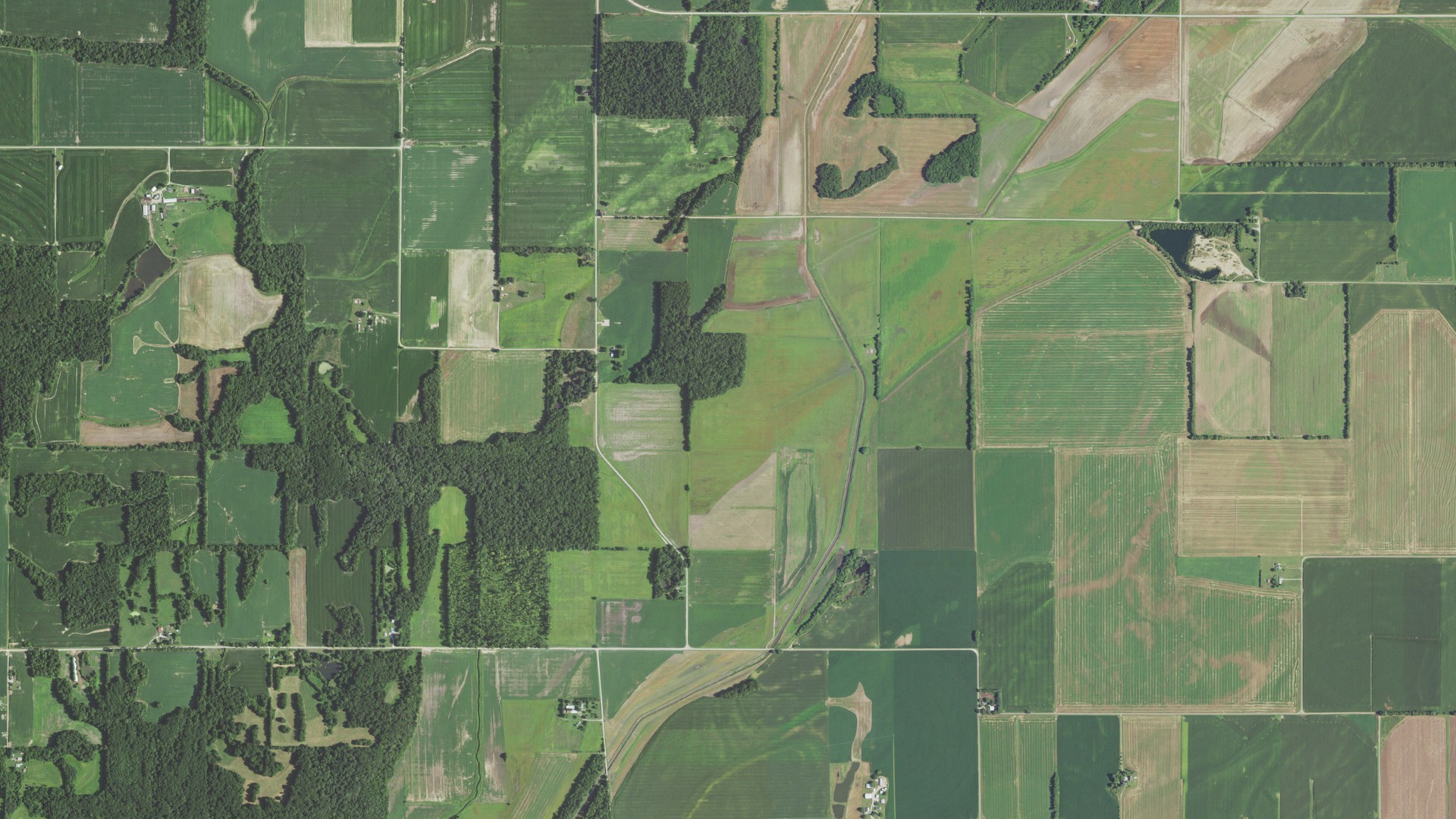 Aerial view of land around Russell, Illinois
