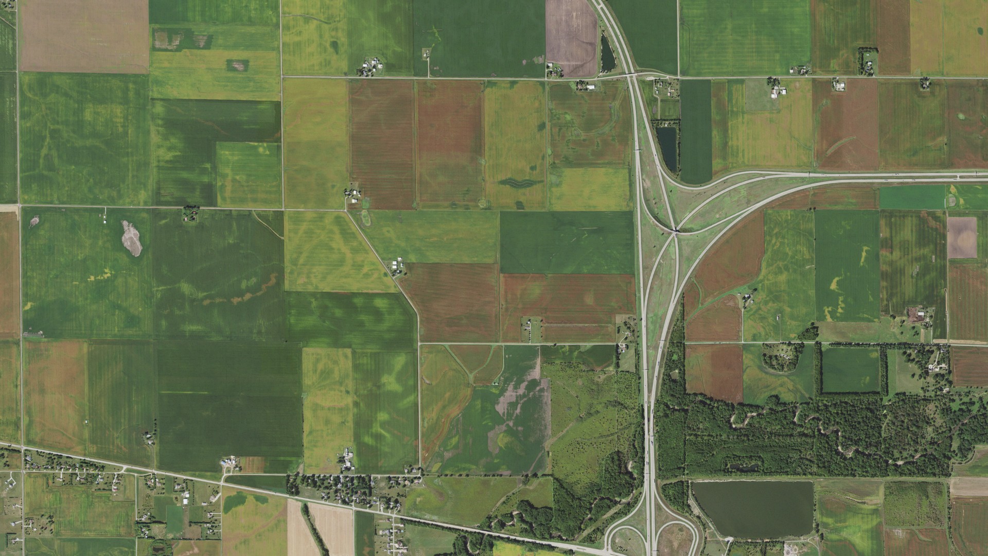 Natural-color aerial photograph of land around West Lincoln, Illinois