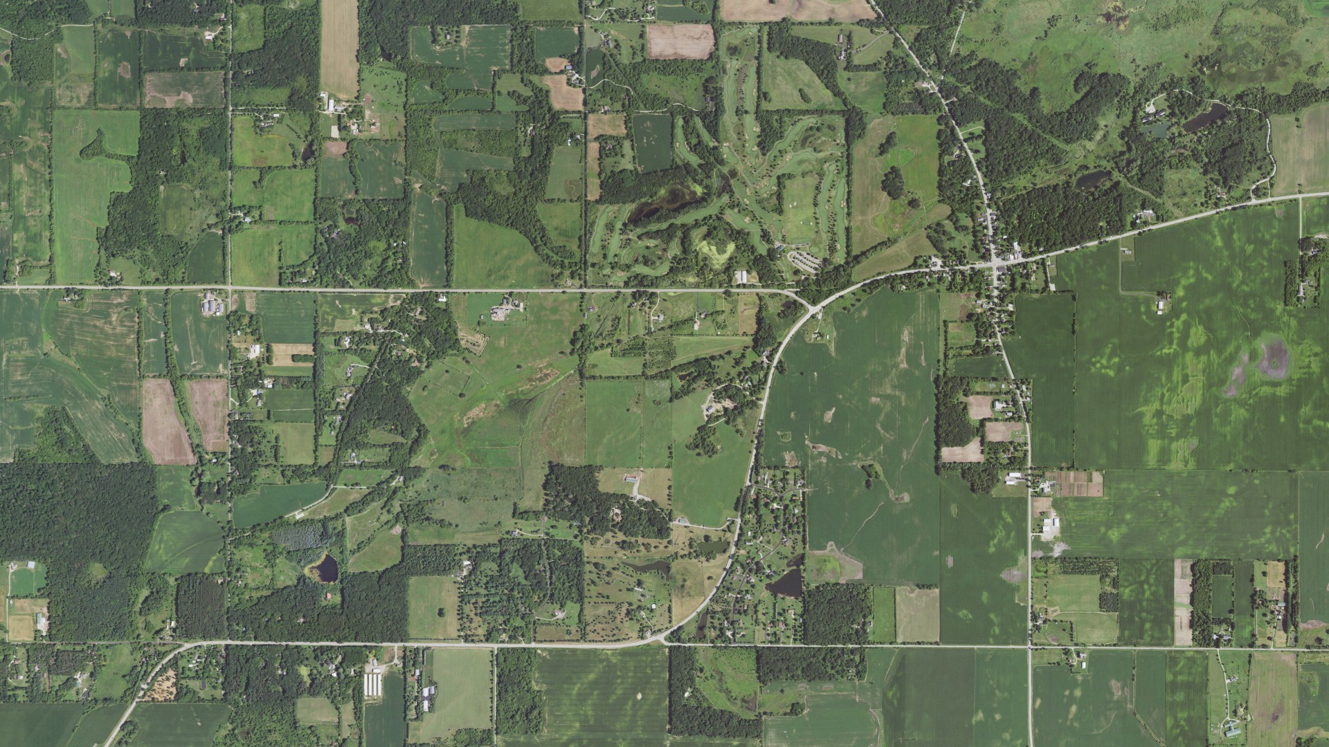 Natural-color aerial photograph of land around Alden, Illinois
