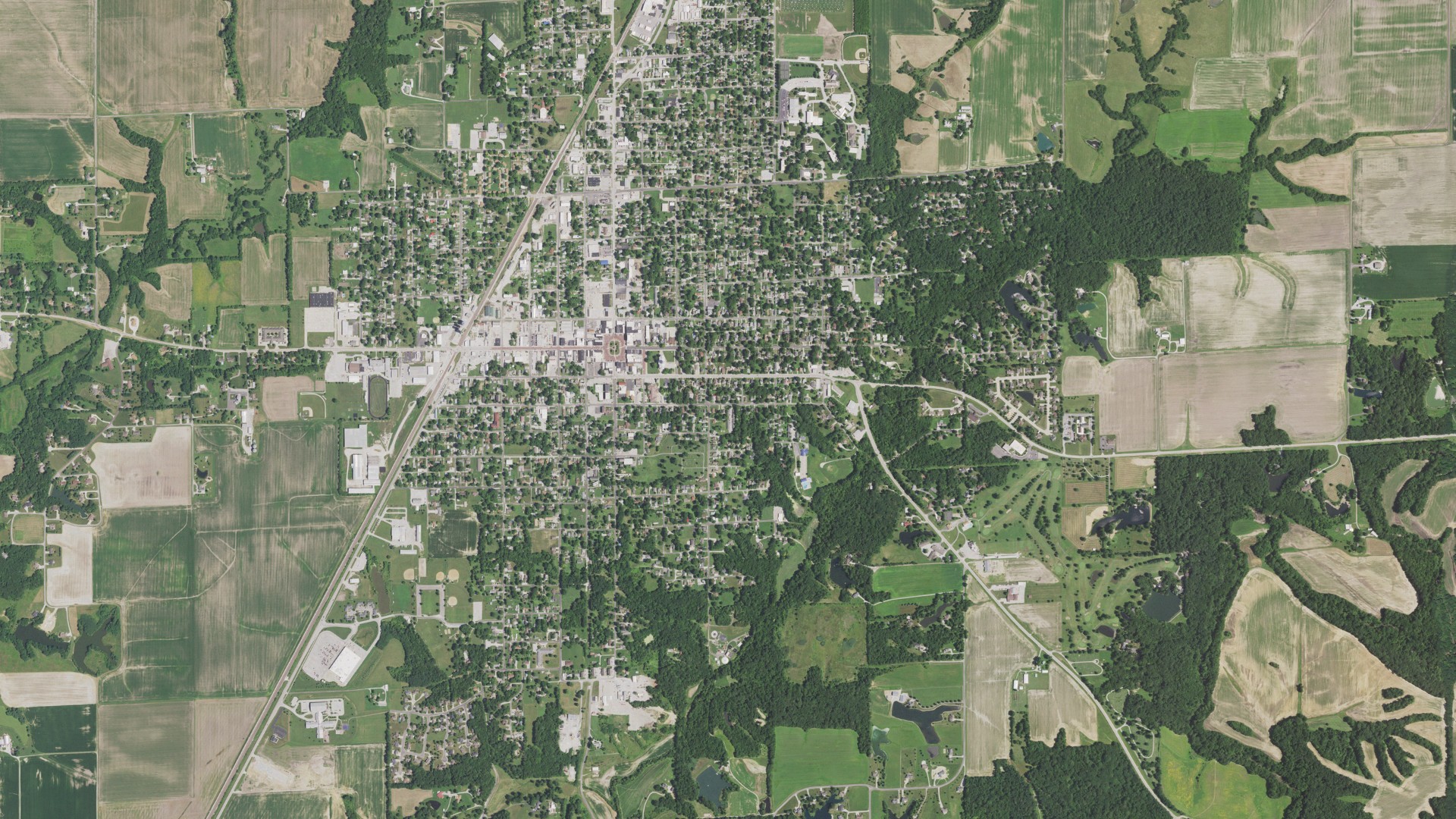 Natural-color aerial photograph of land around Carlinville, Illinois