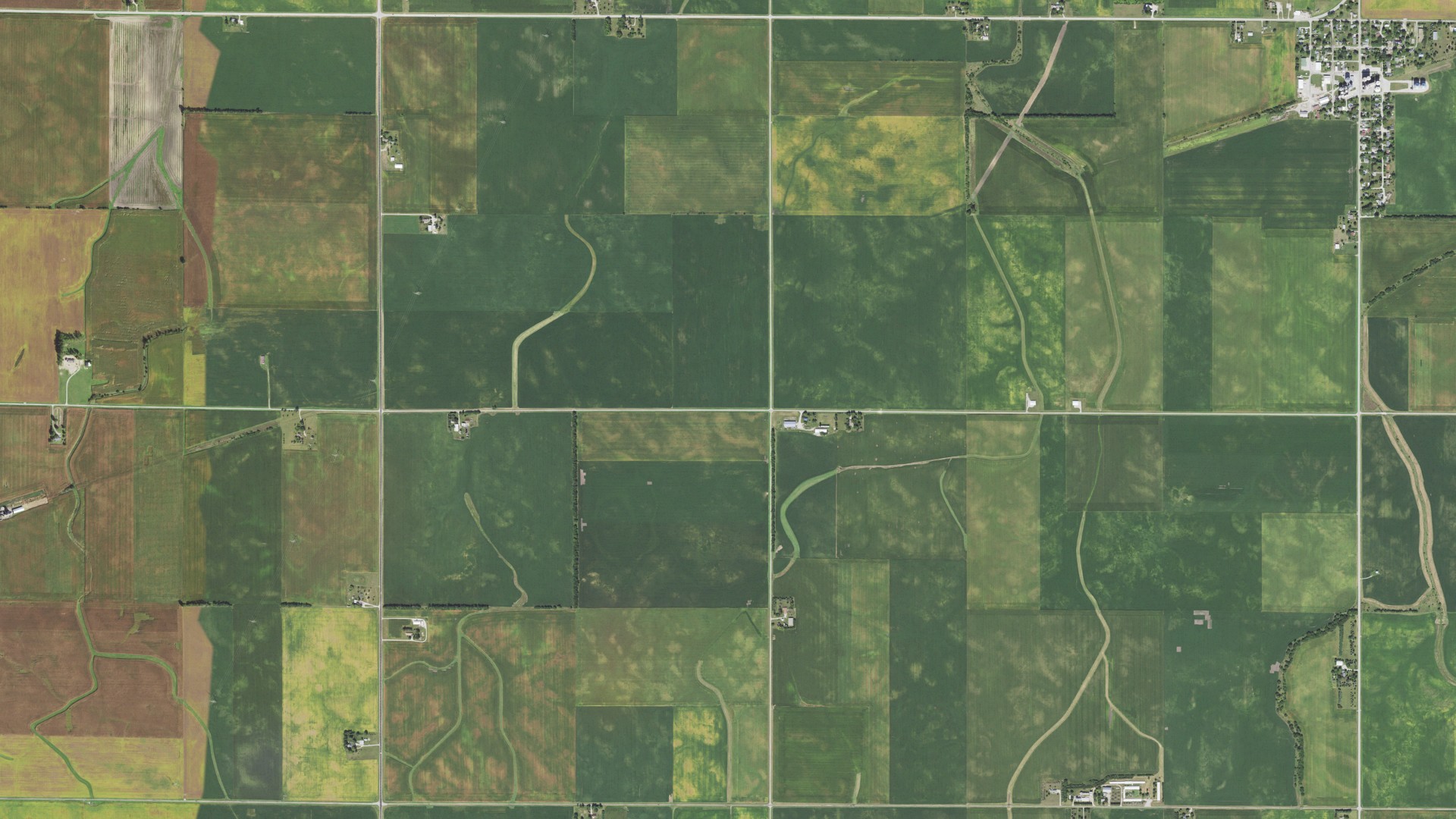 Natural-color aerial photograph of land around Blue Mound, Illinois