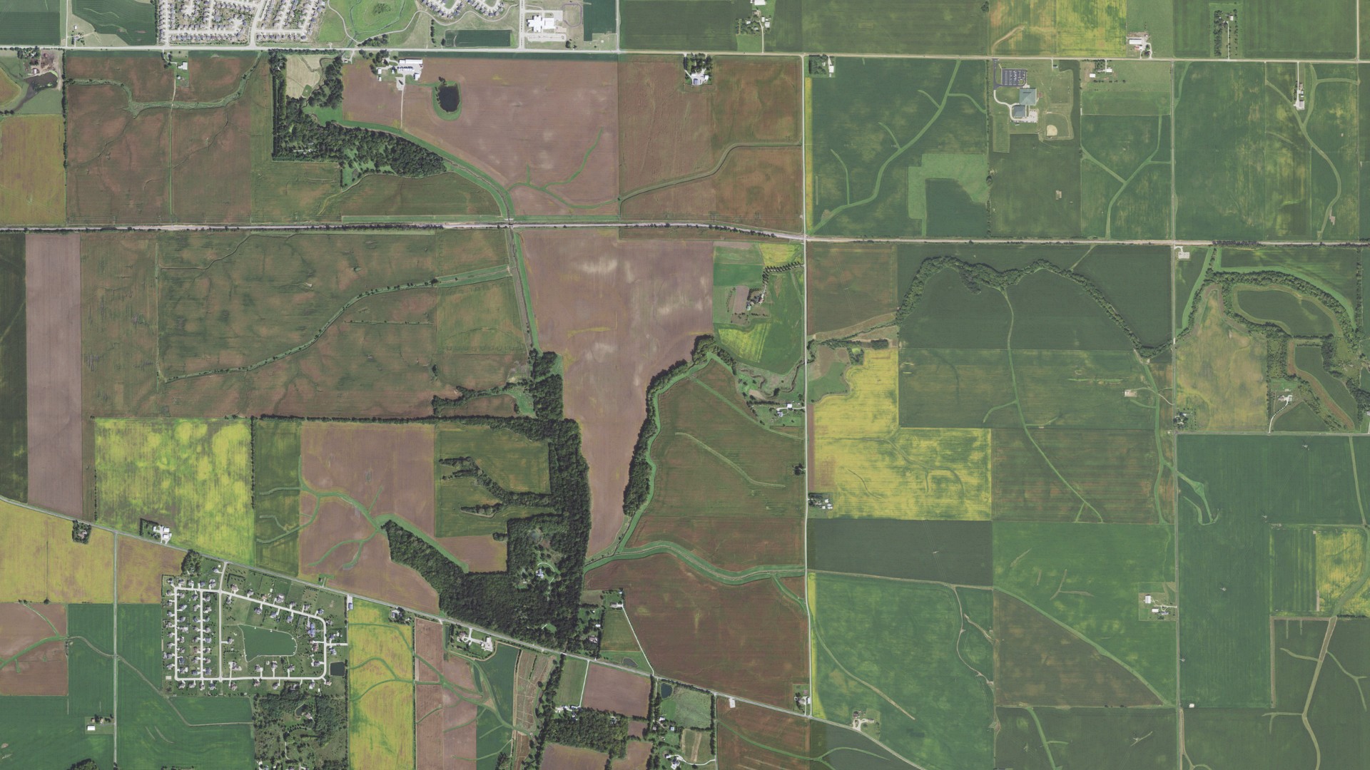 Aerial view of land around Old Town, Illinois