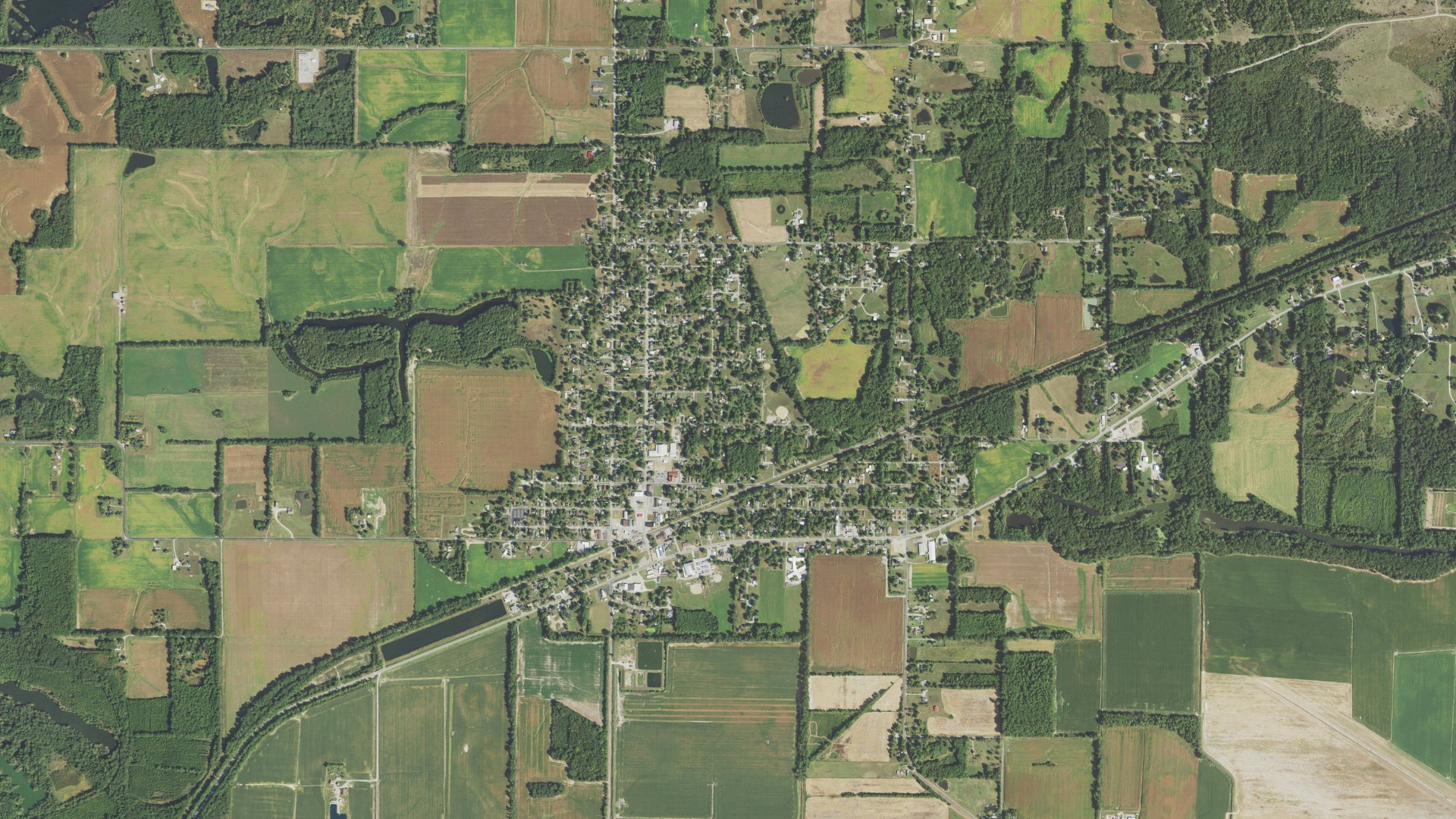 Natural-color aerial photograph of land around Carrier Mills, Illinois