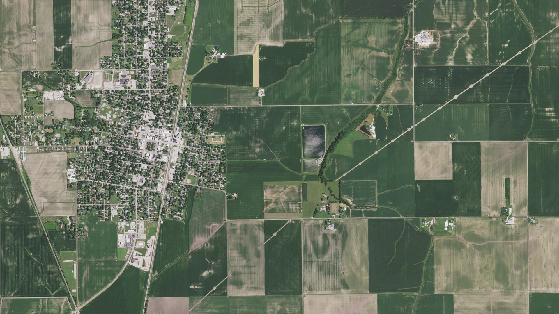 Natural-color aerial photograph of land around Virden, Illinois