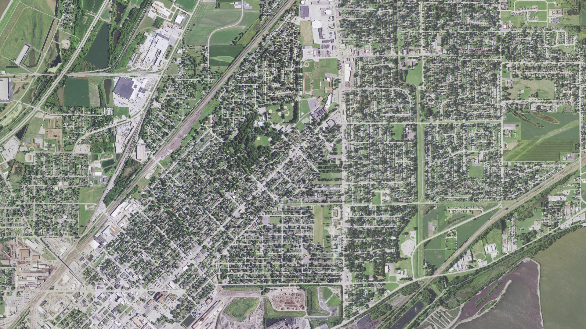 Natural-color aerial photograph of land around Granite City, Illinois