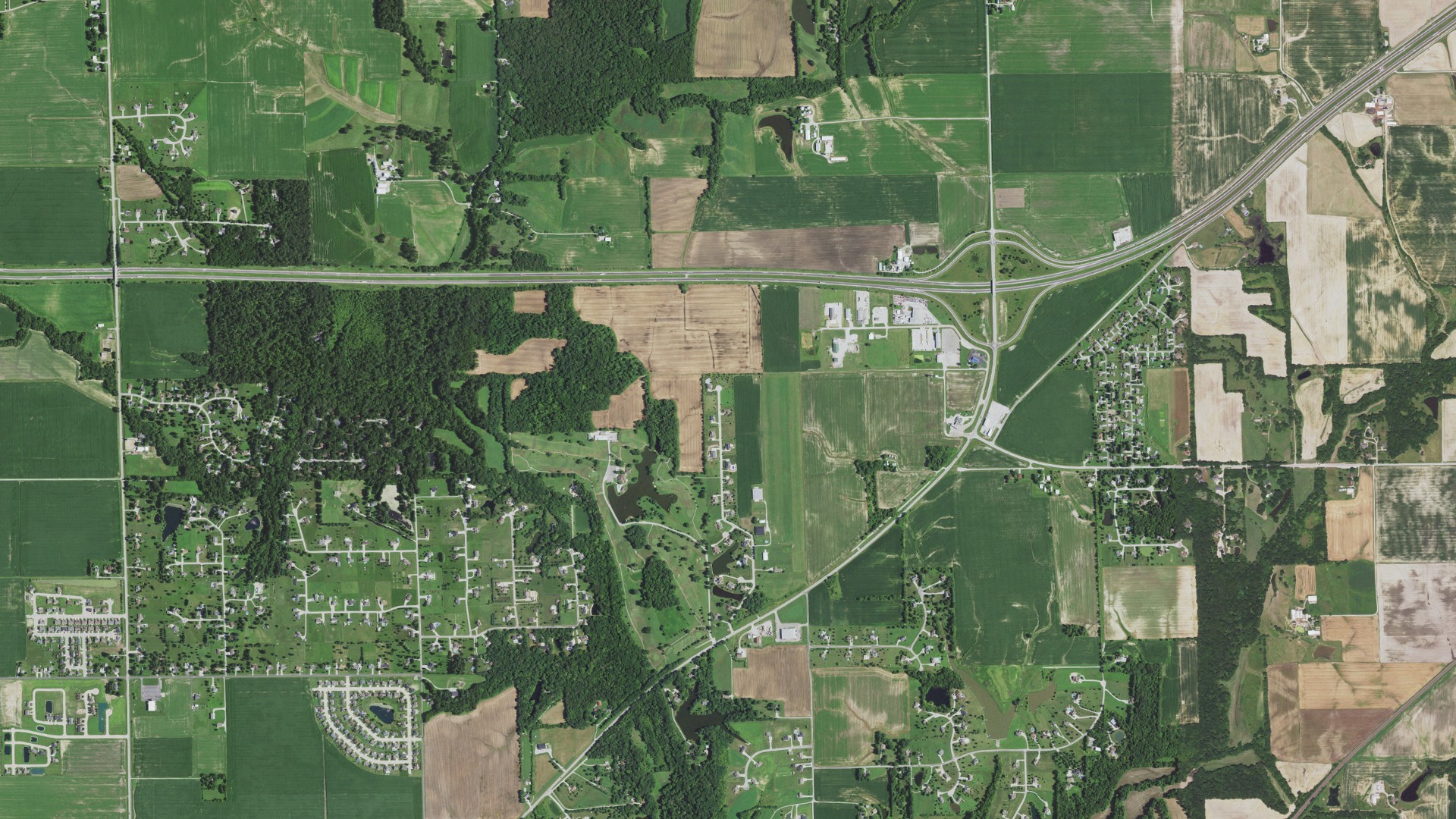 Natural-color aerial photograph of land around Saline, Illinois