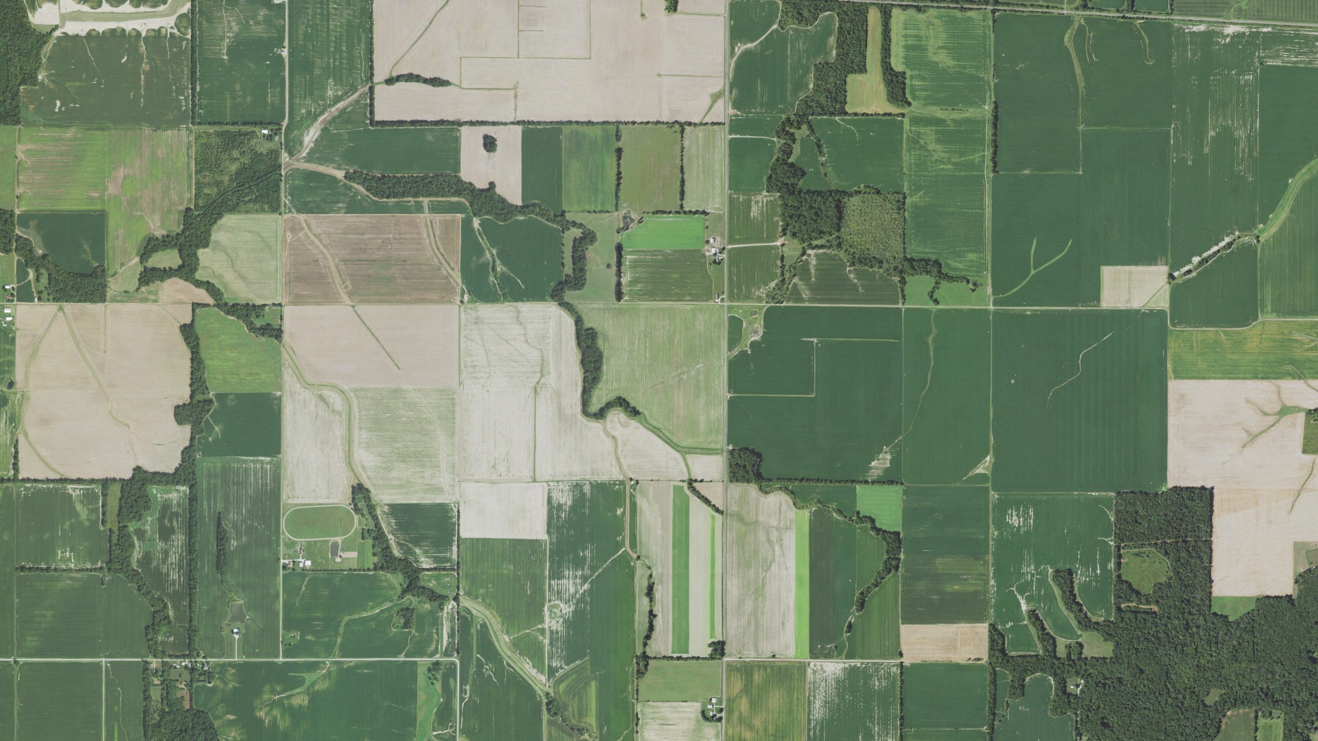 Natural-color aerial photograph of land around Stevenson, Illinois