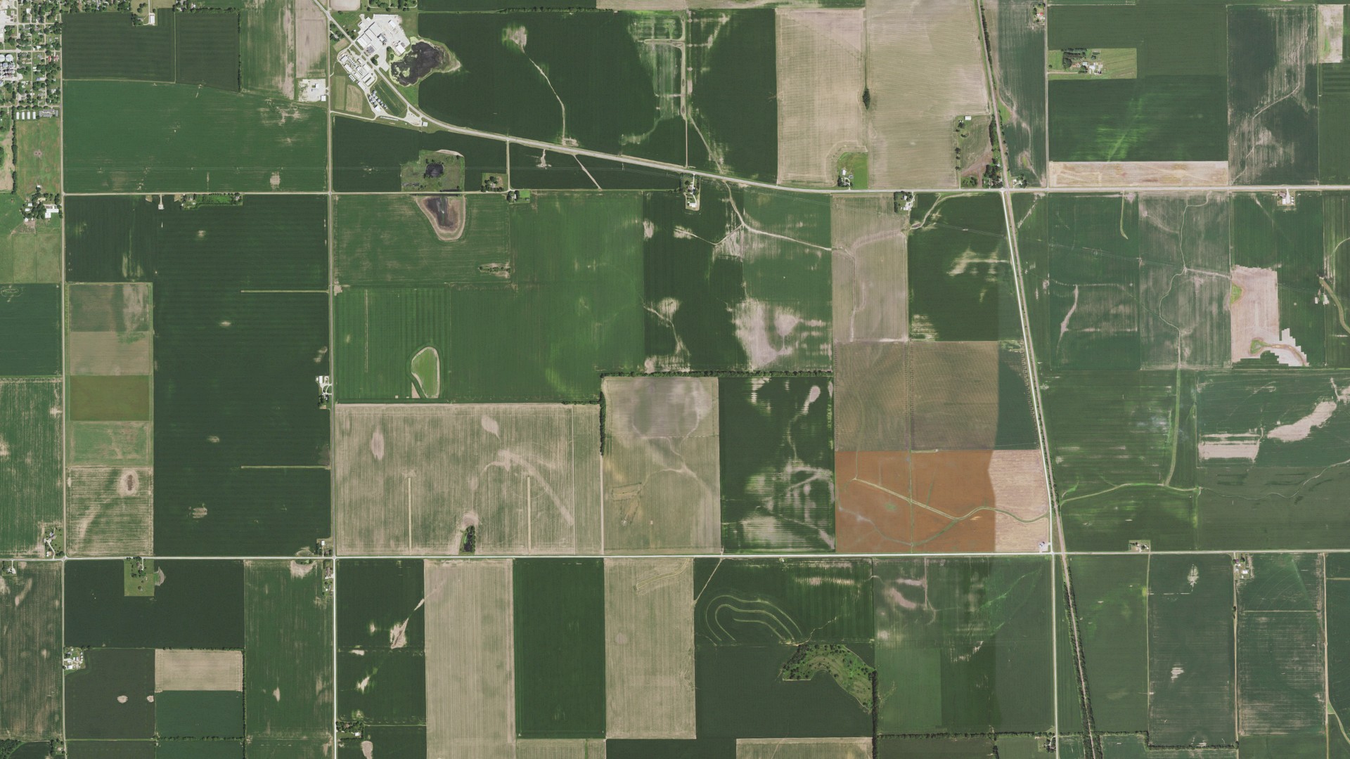 Aerial view of land around Mason City, Illinois