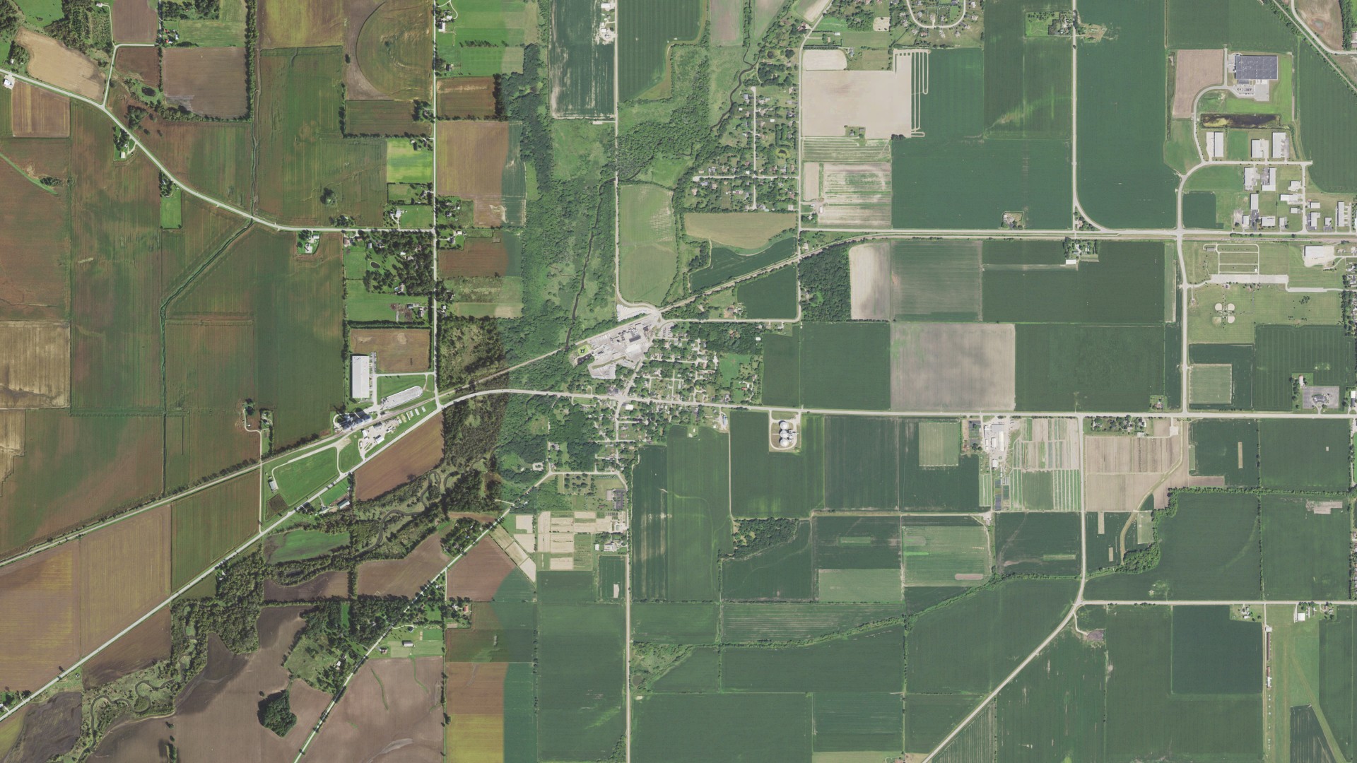 Natural-color aerial photograph of land around Chemung, Illinois