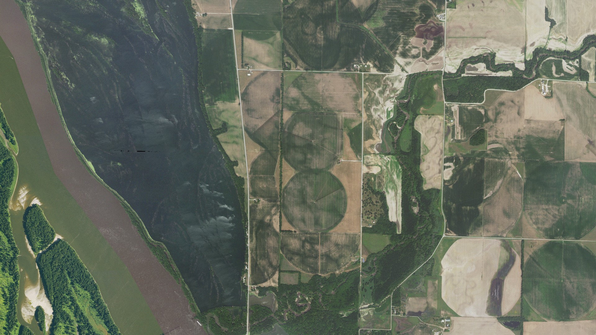Aerial view of land around Keithsburg, Illinois
