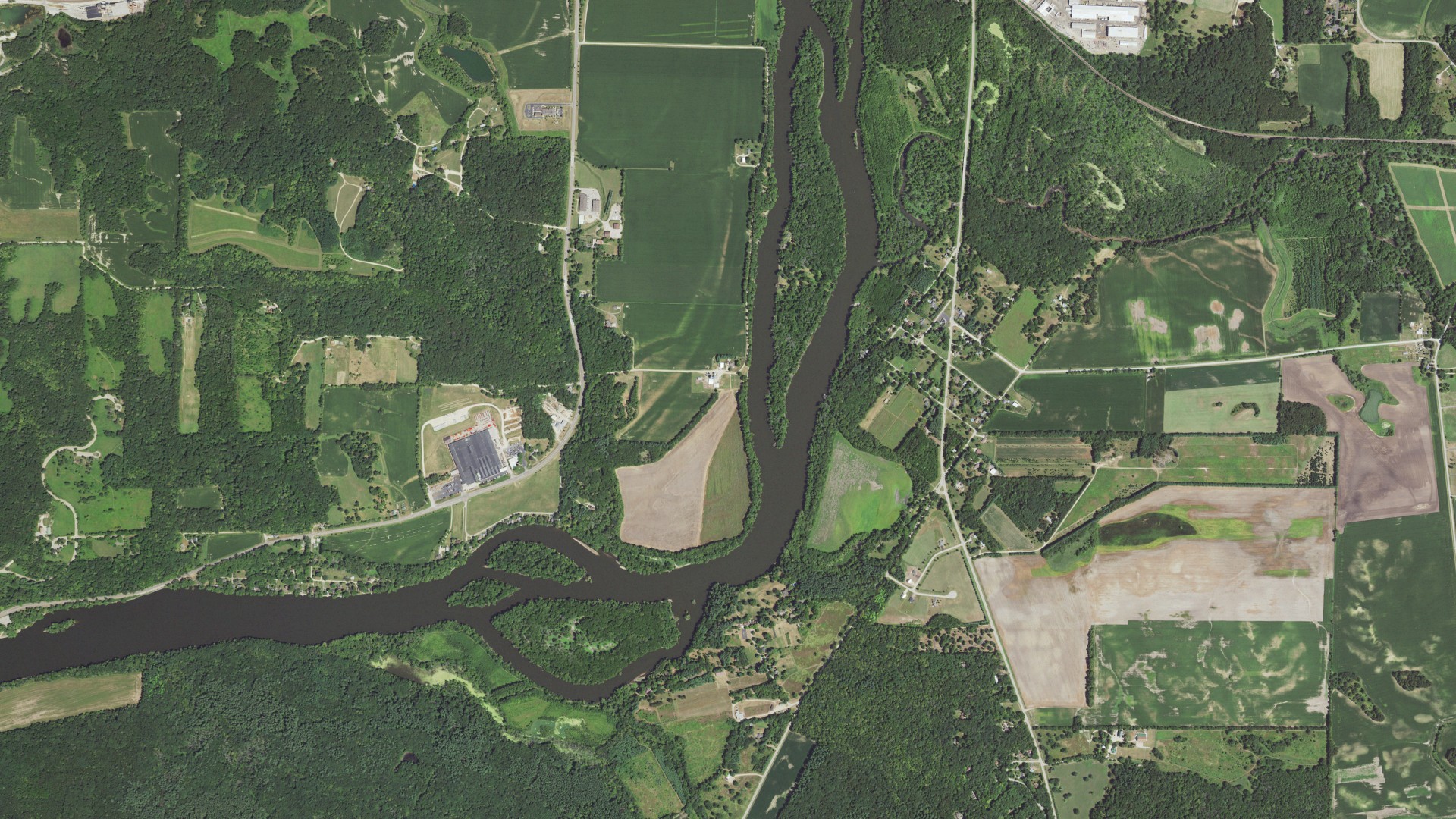 Natural-color aerial photograph of land around Oregon-Nashua, Illinois