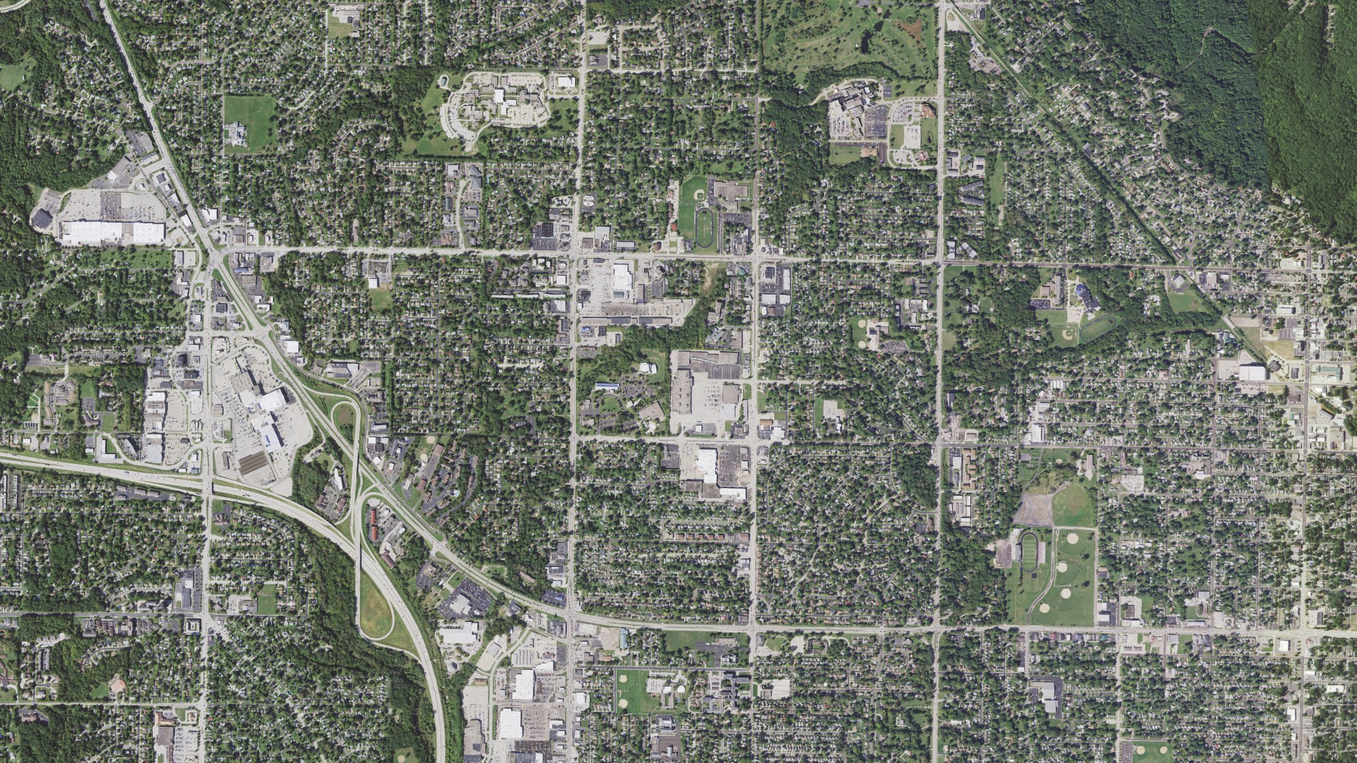 Aerial view of land around Peoria City, Illinois