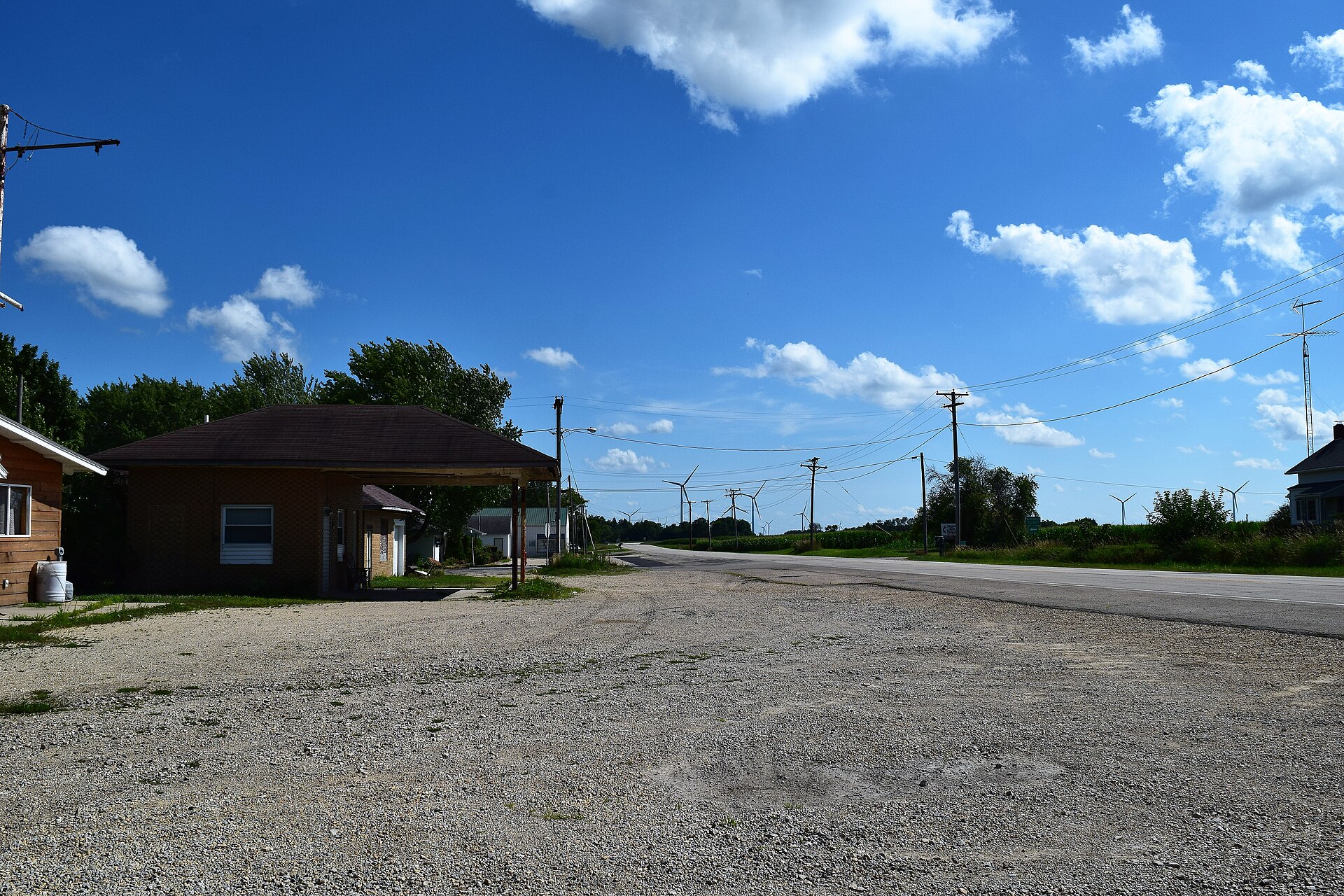 Looking south at Compton, Illinois on Illinois Route 251.