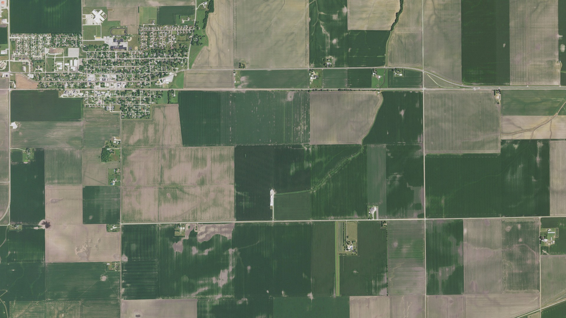 Natural-color aerial photograph of land around New Berlin, Illinois