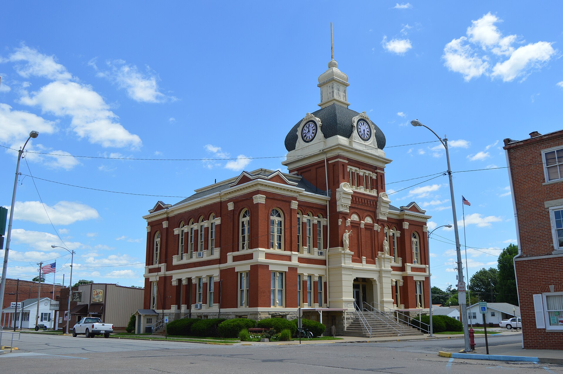 Front and western side of the Scott County Courthouse, located on the northern side of Market Street east of the Hill Street intersection in Winchester, Illinois, United States.