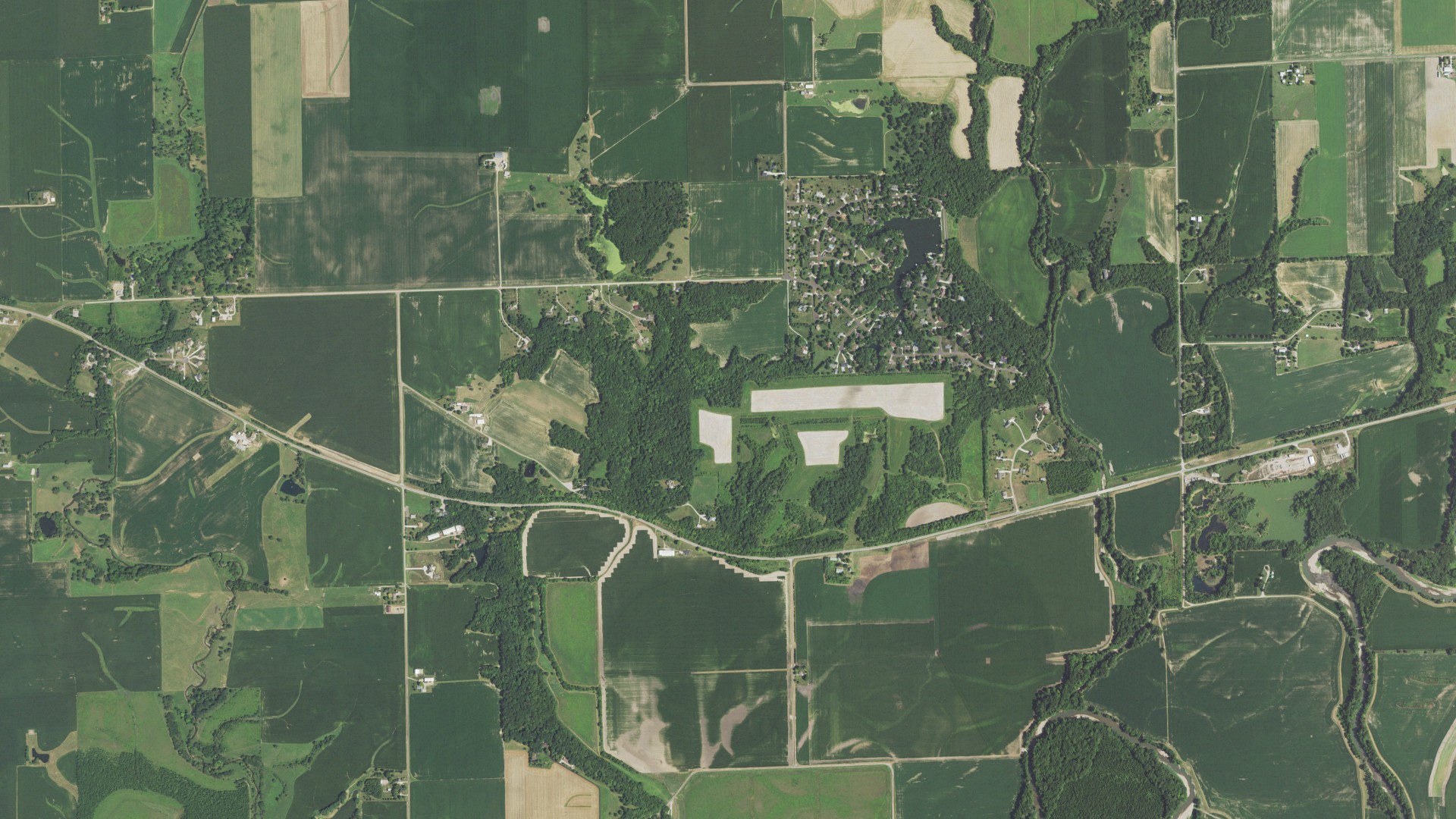 Aerial view of land around Tremont, Illinois