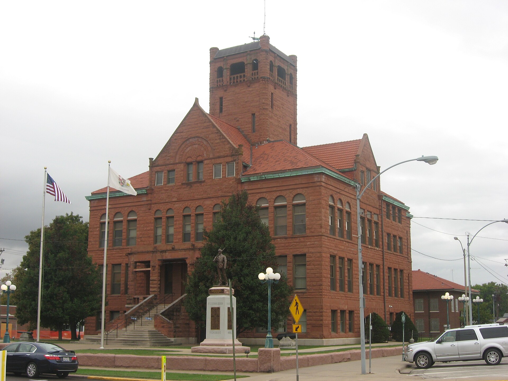 View from the southeast of the Warren County Courthouse, located on the northwestern quadrant of the public square in Monmouth, Illinois, United States.