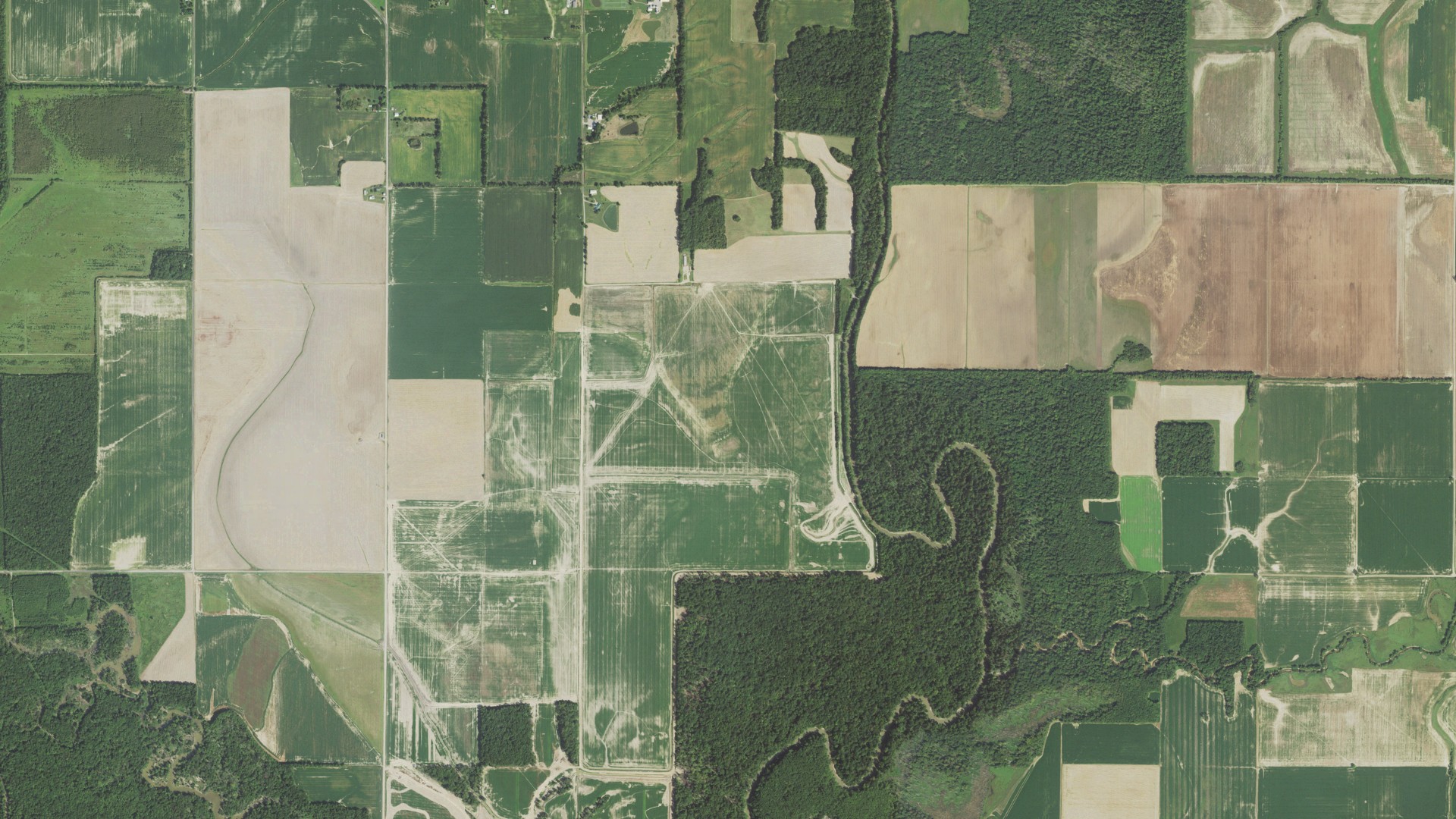 Aerial view of land around Massilon, Illinois