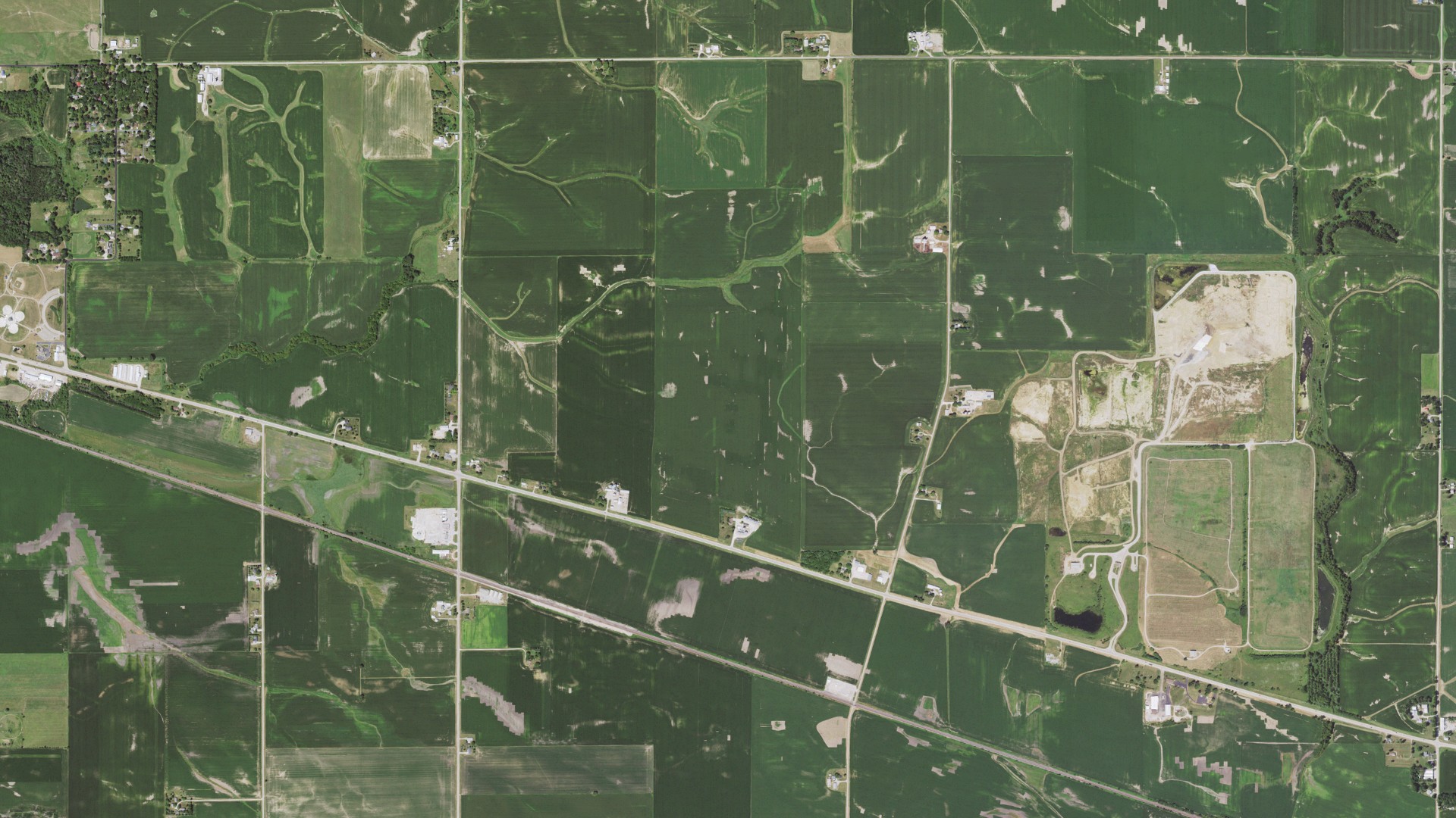 Aerial view of land around Mount Pleasant, Illinois