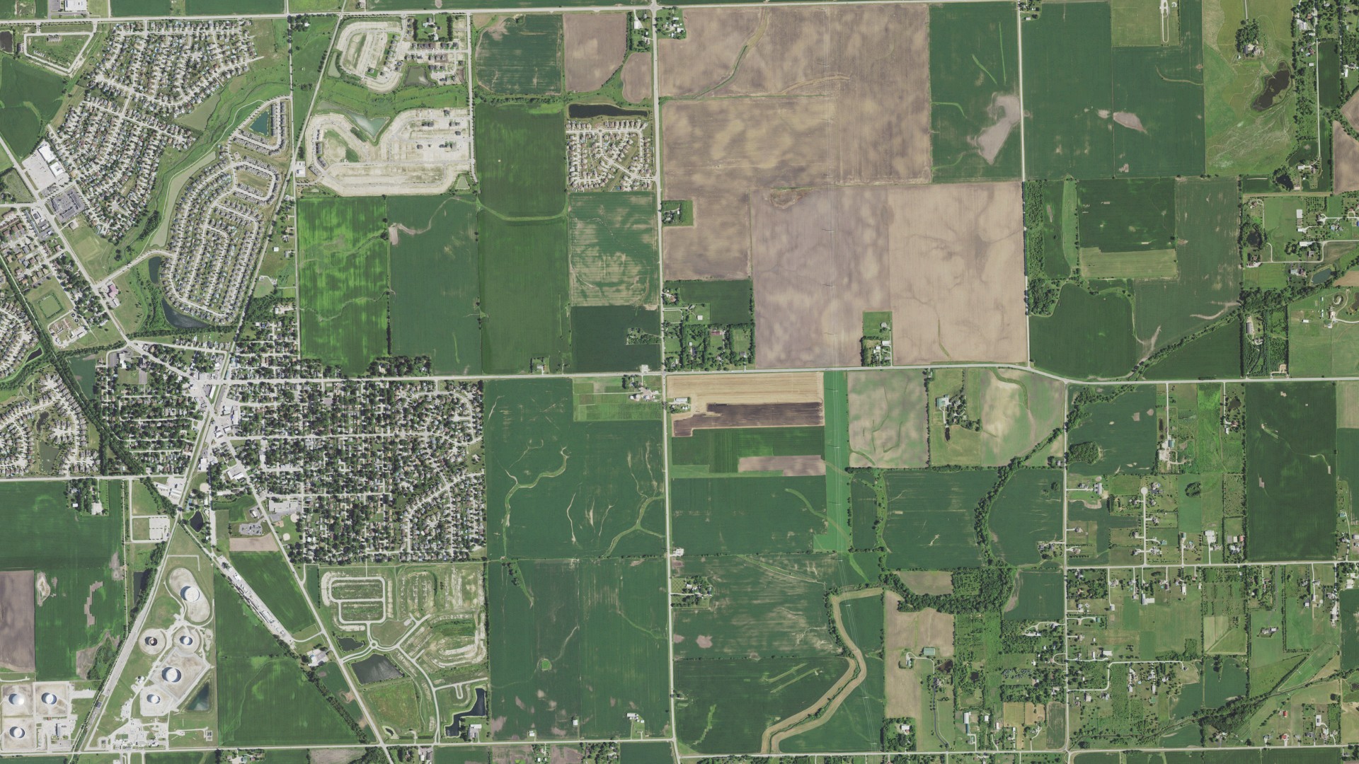 Natural-color aerial photograph of land around Manhattan, Illinois