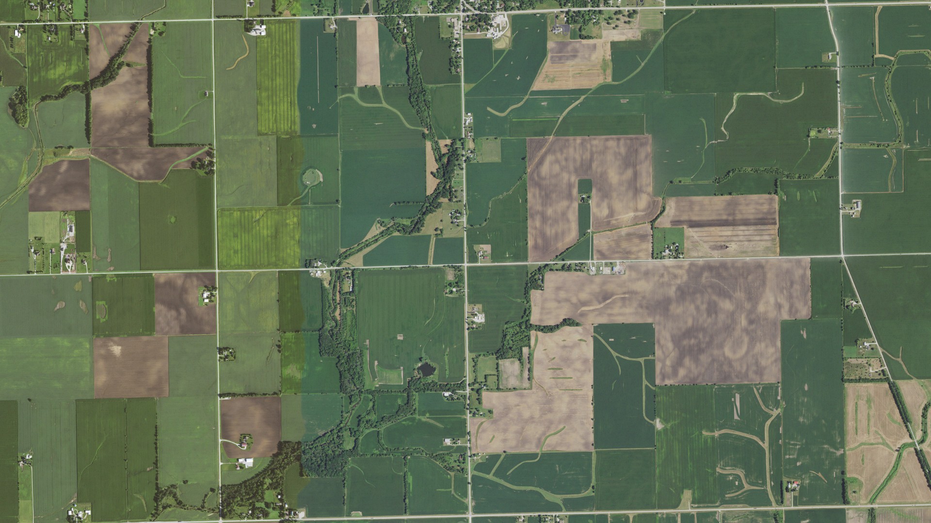 Aerial view of land around Wilton, Illinois