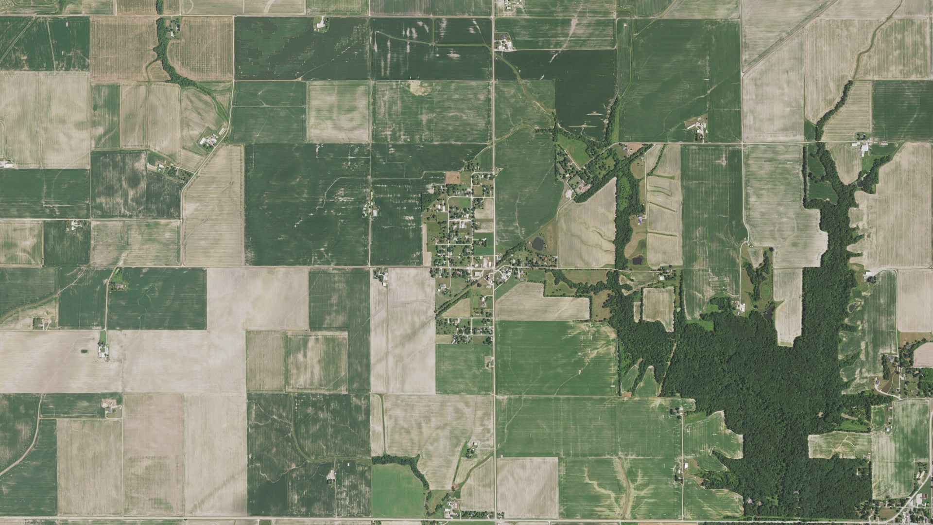 Aerial view of land around Dorchester, Illinois