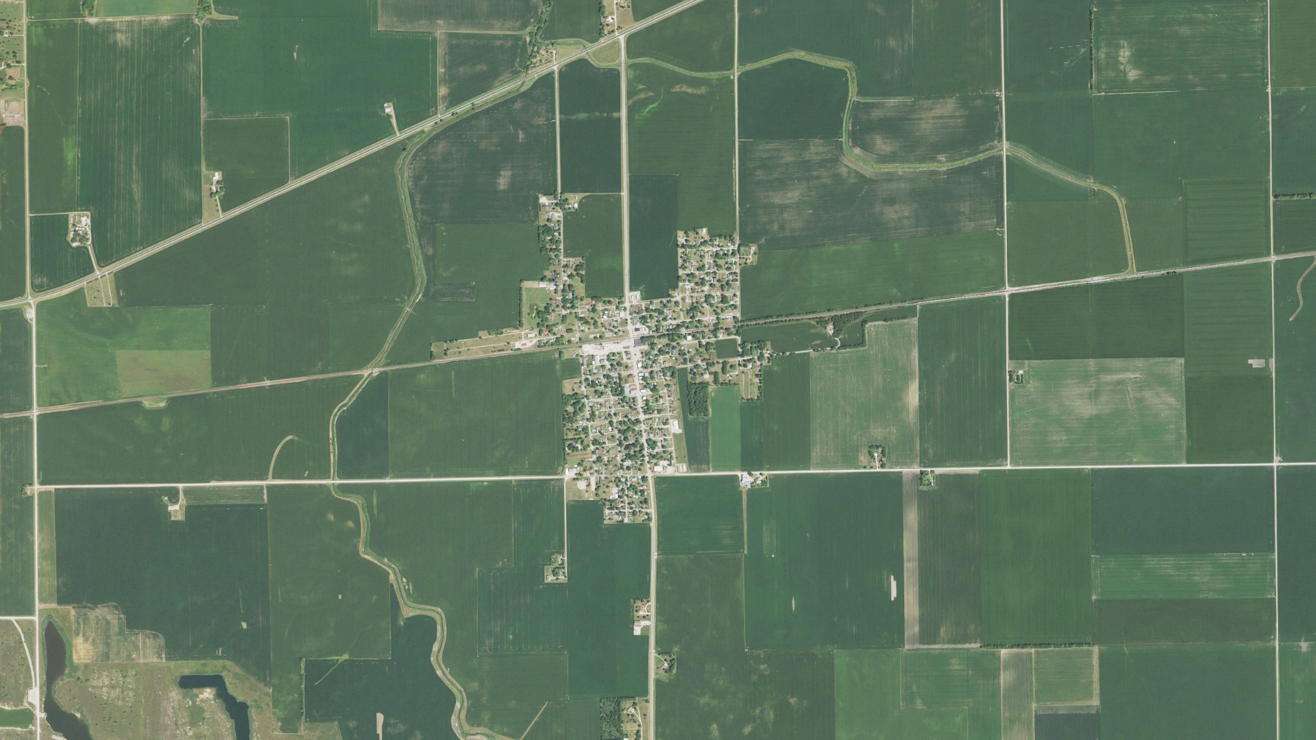 Natural-color aerial photograph of land around Fairmount, Illinois