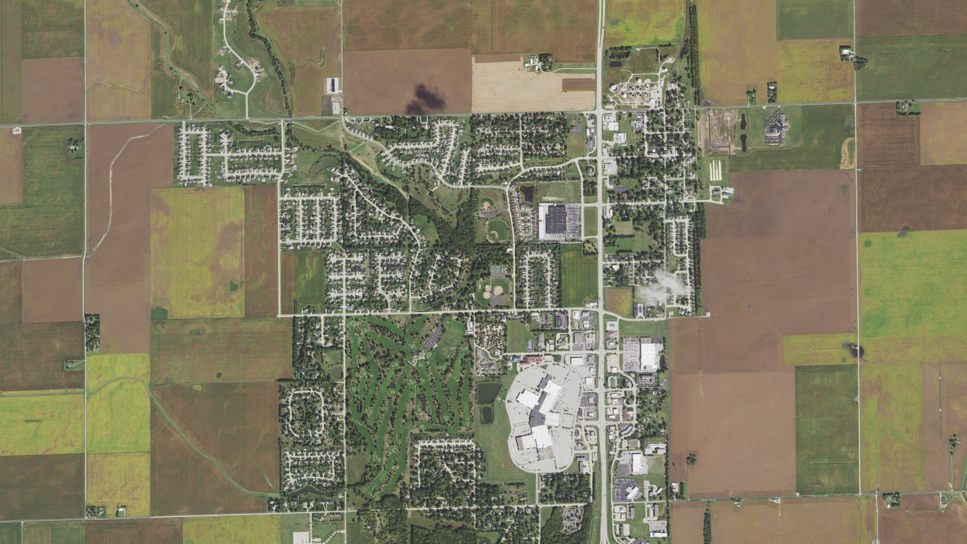 Natural-color aerial photograph of land around Forsyth, Illinois