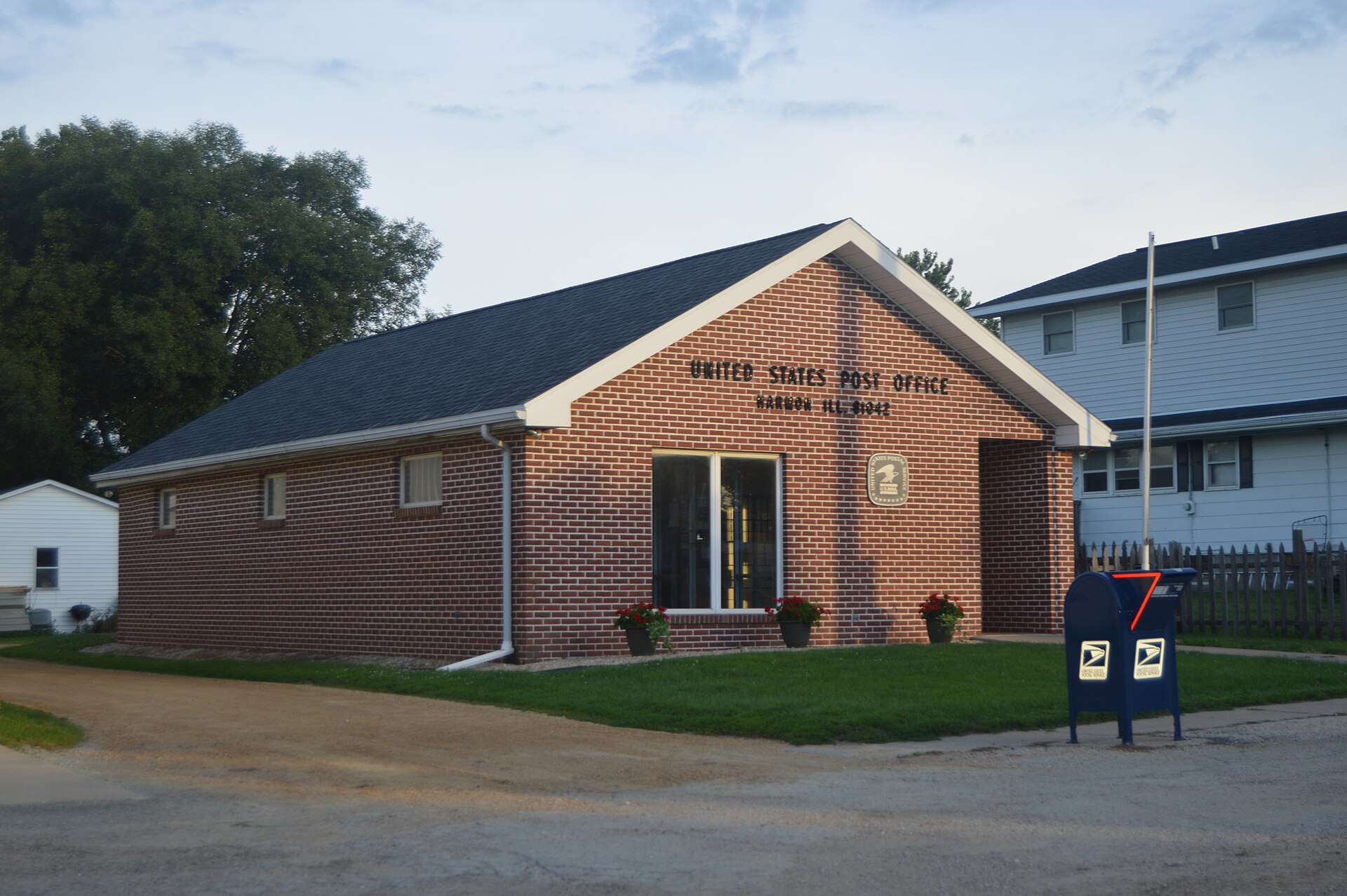 Street scene in Harmon, Illinois