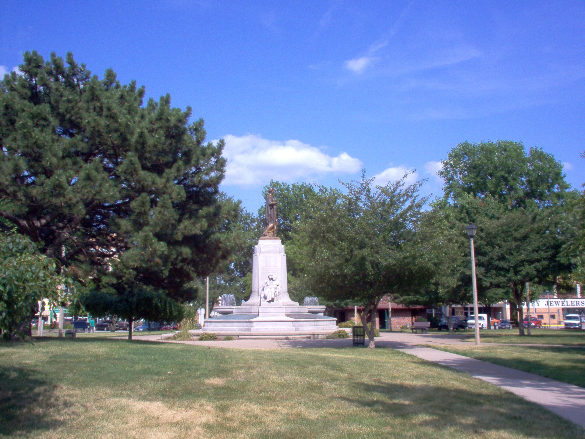 The memorial on the square in downtown Jacksonville, IL. Civil War memorial dedicated in 1920 ([1]). — Illinois