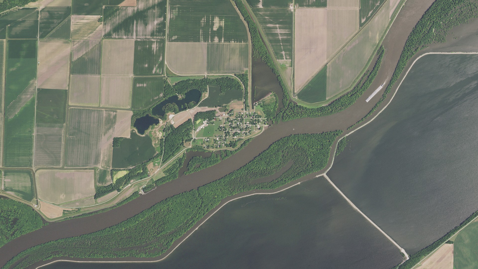 Aerial view of land around Liverpool, Illinois