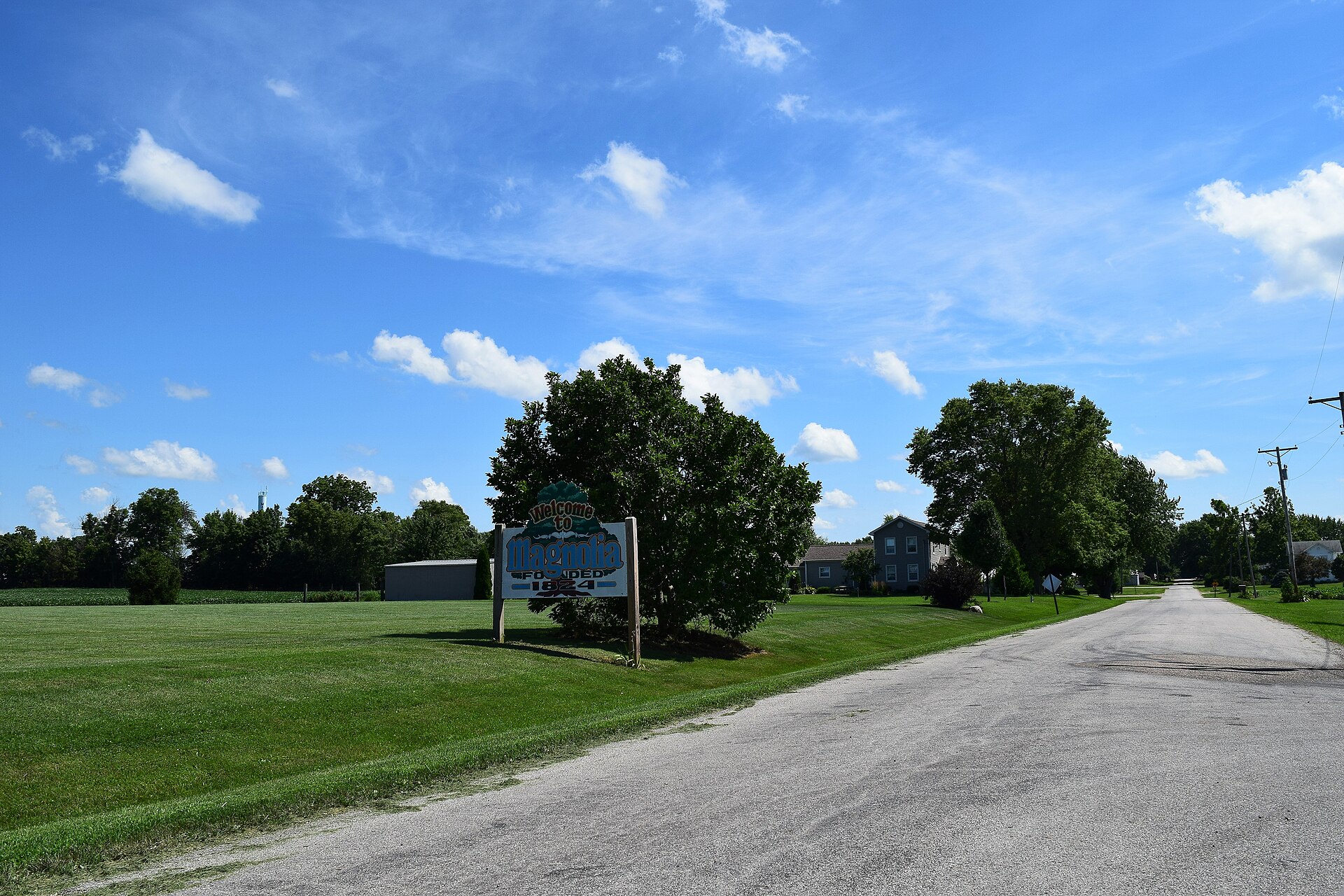Street scene in Magnolia, Illinois