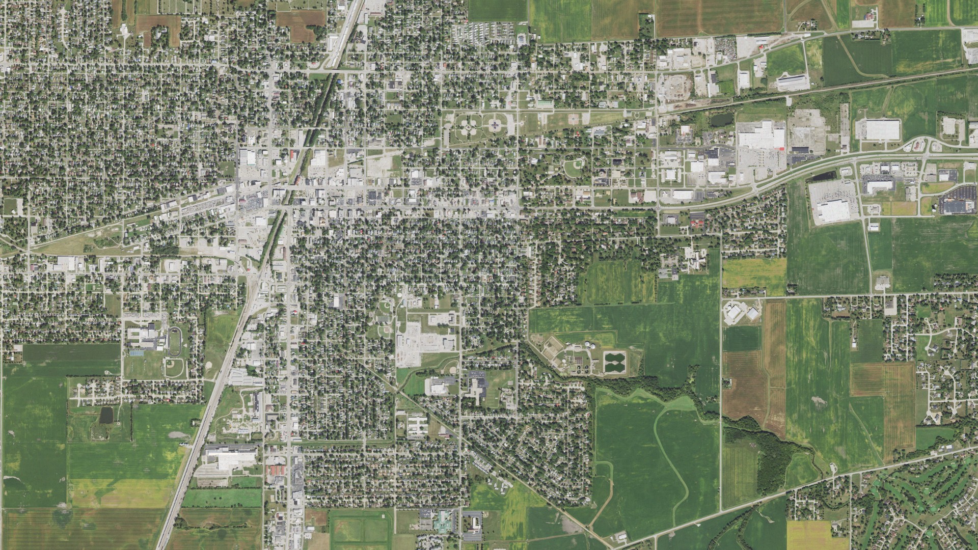 Natural-color aerial photograph of land around Mattoon, Illinois