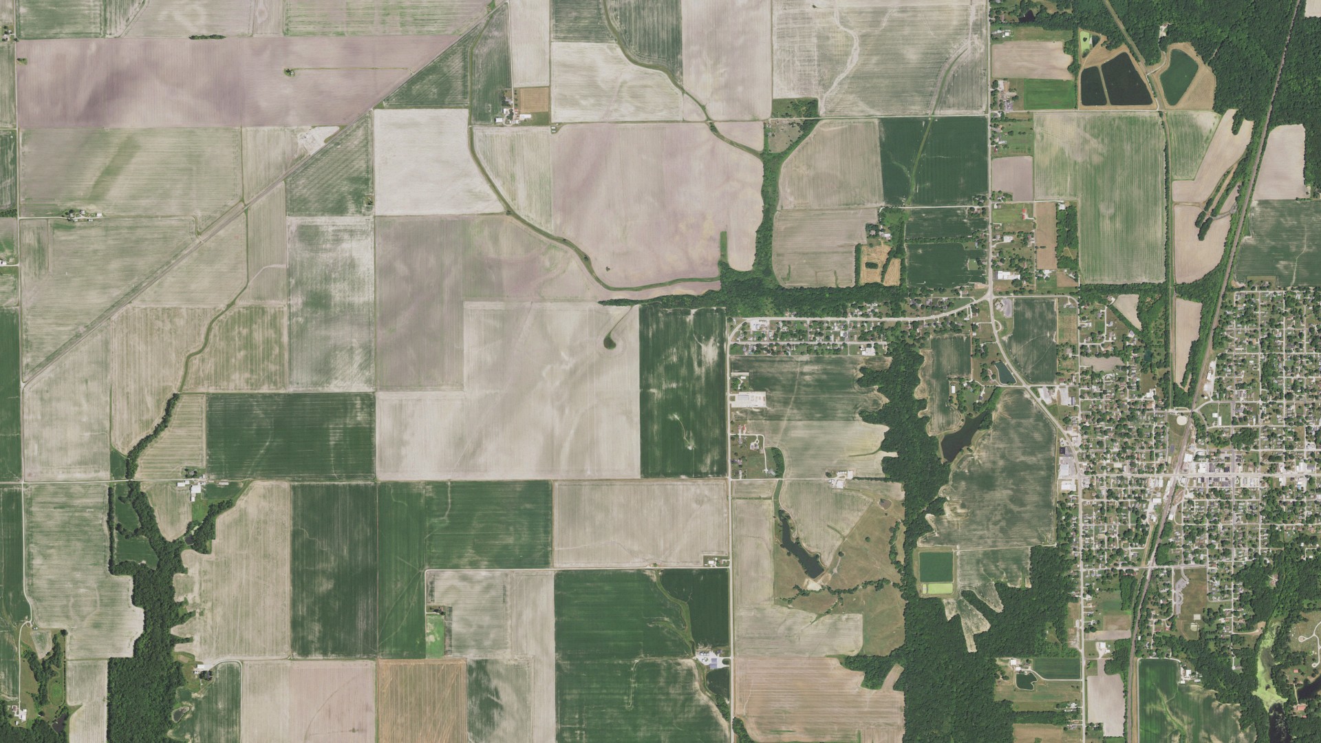 Natural-color aerial photograph of land around Mount Clare, Illinois