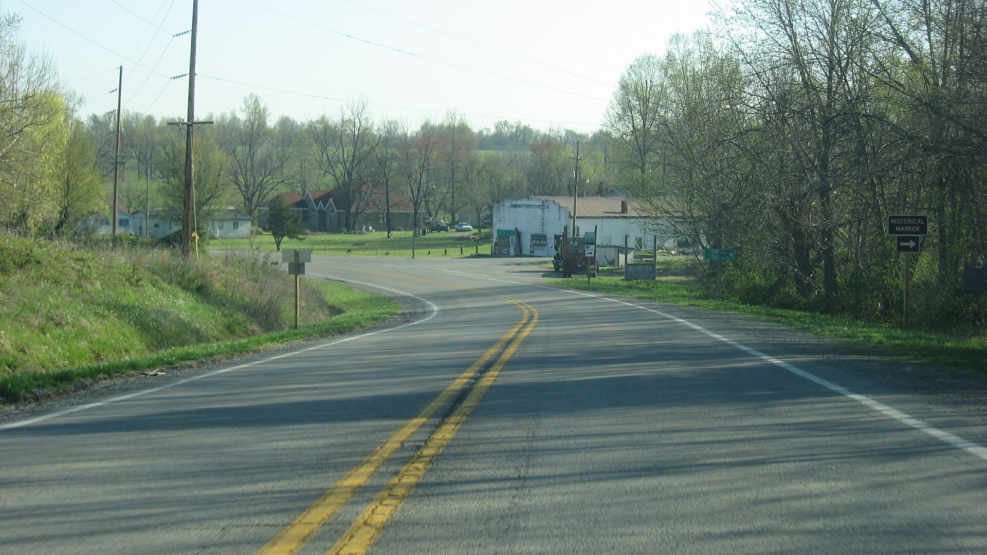 Looking northward along Illinois Route 37 on the edge of the village of New Grand Chain, Illinois, United States.