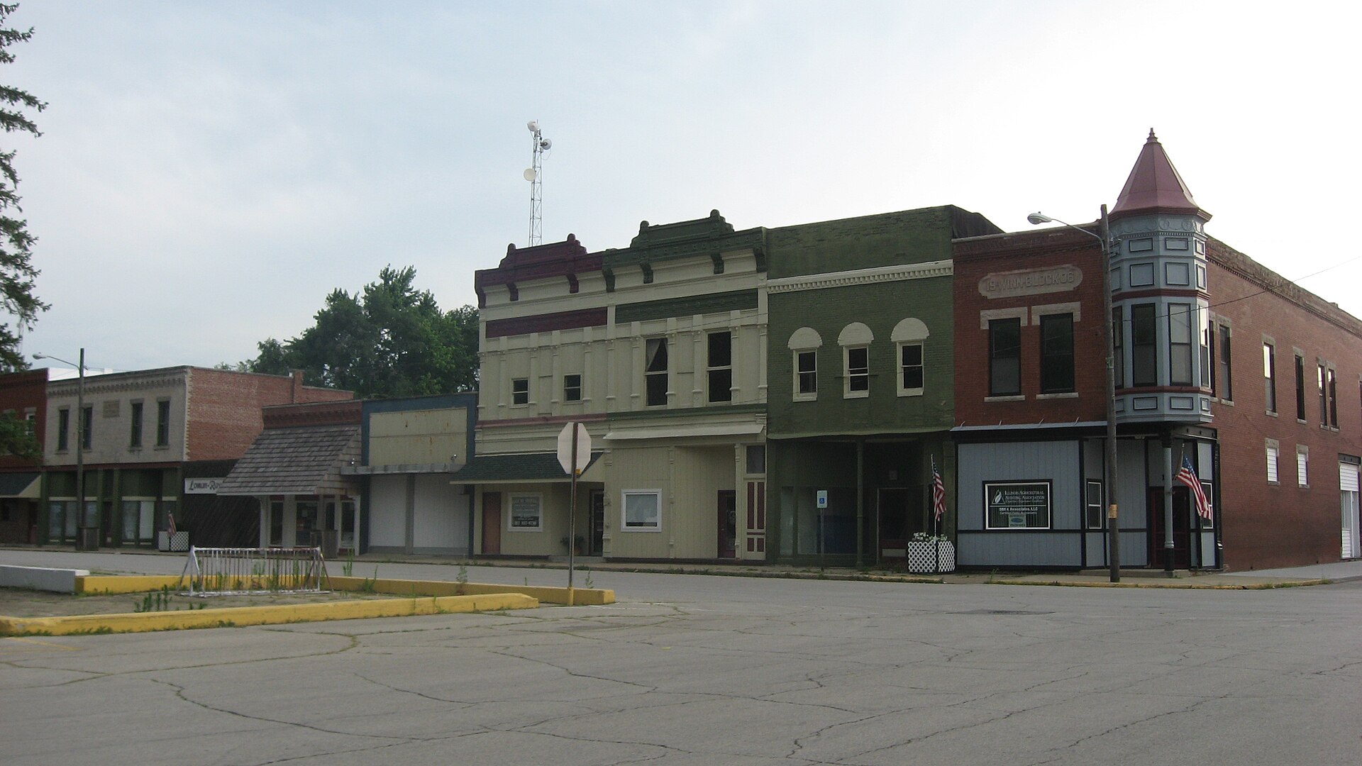 Street scene in Newman, Illinois