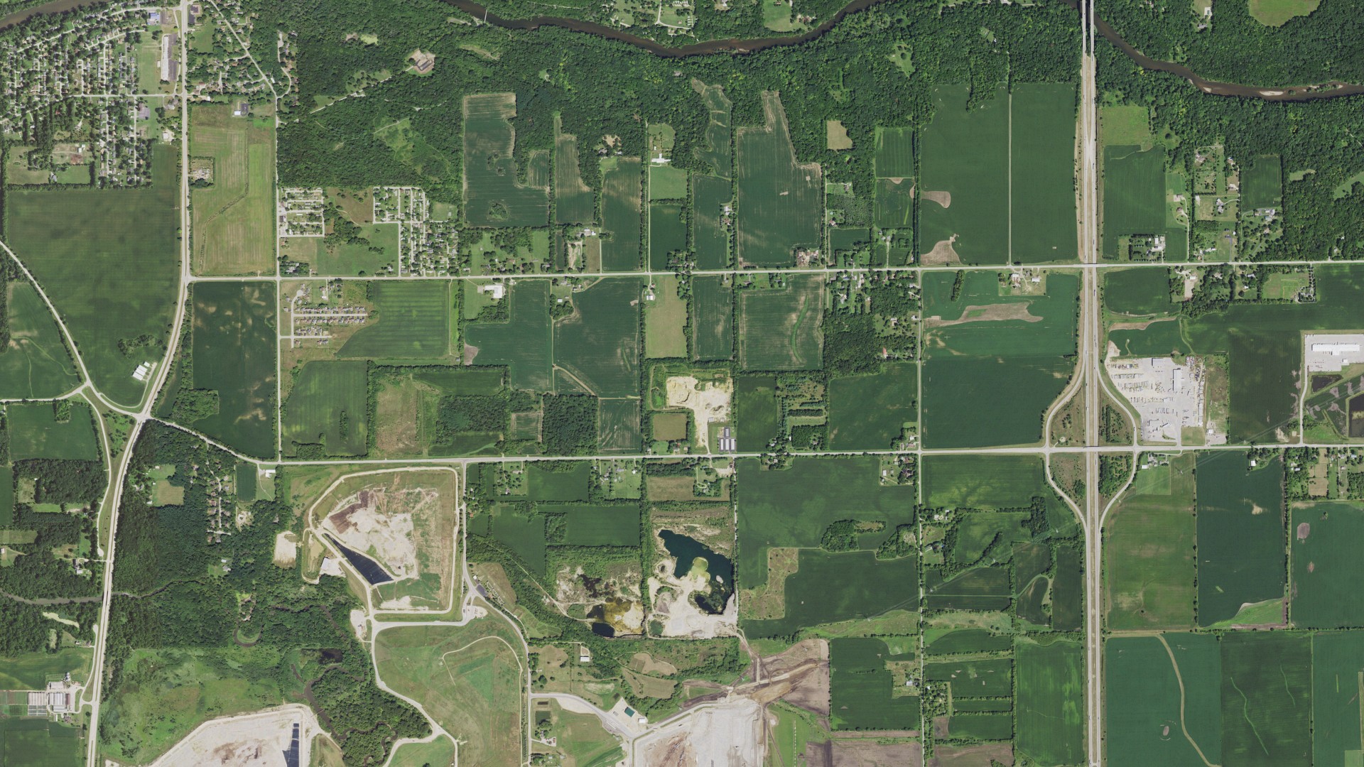 Natural-color aerial photograph of land around New Milford, Illinois