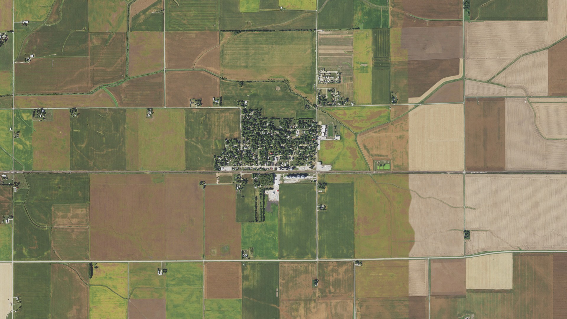 Aerial view of land around Niantic, Illinois