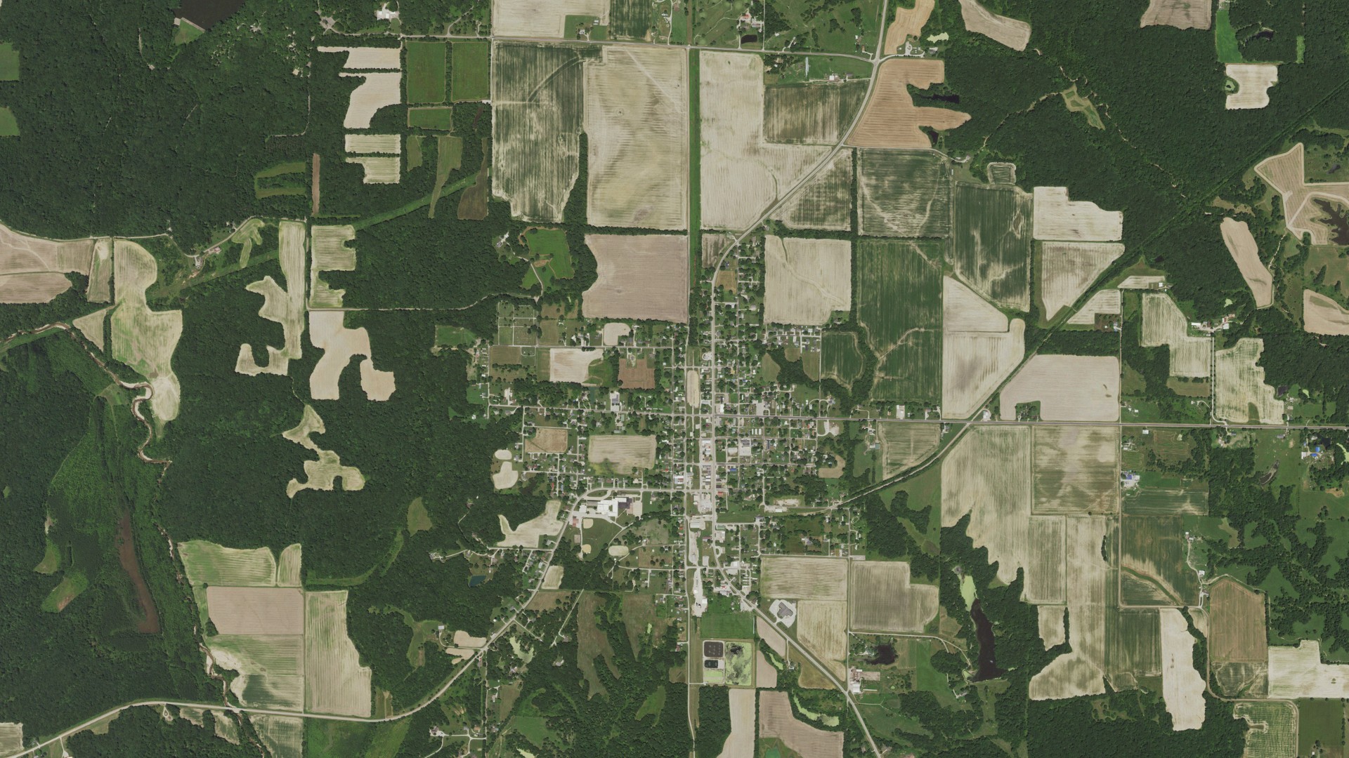 Aerial view of land around Ramsey, Illinois