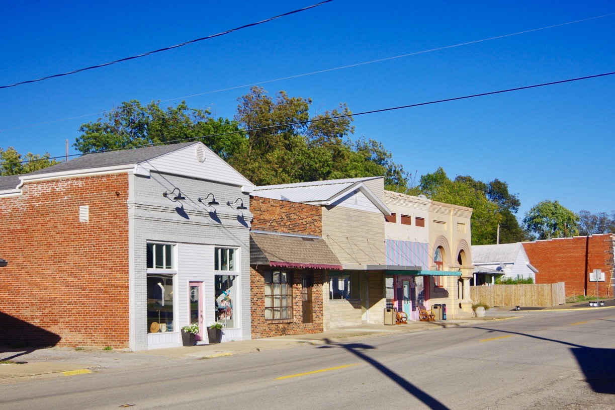 Main Street in Ridgway, Illinois
