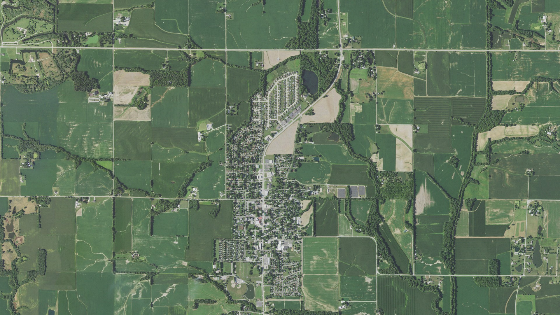 Natural-color aerial photograph of land around Smithton, Illinois
