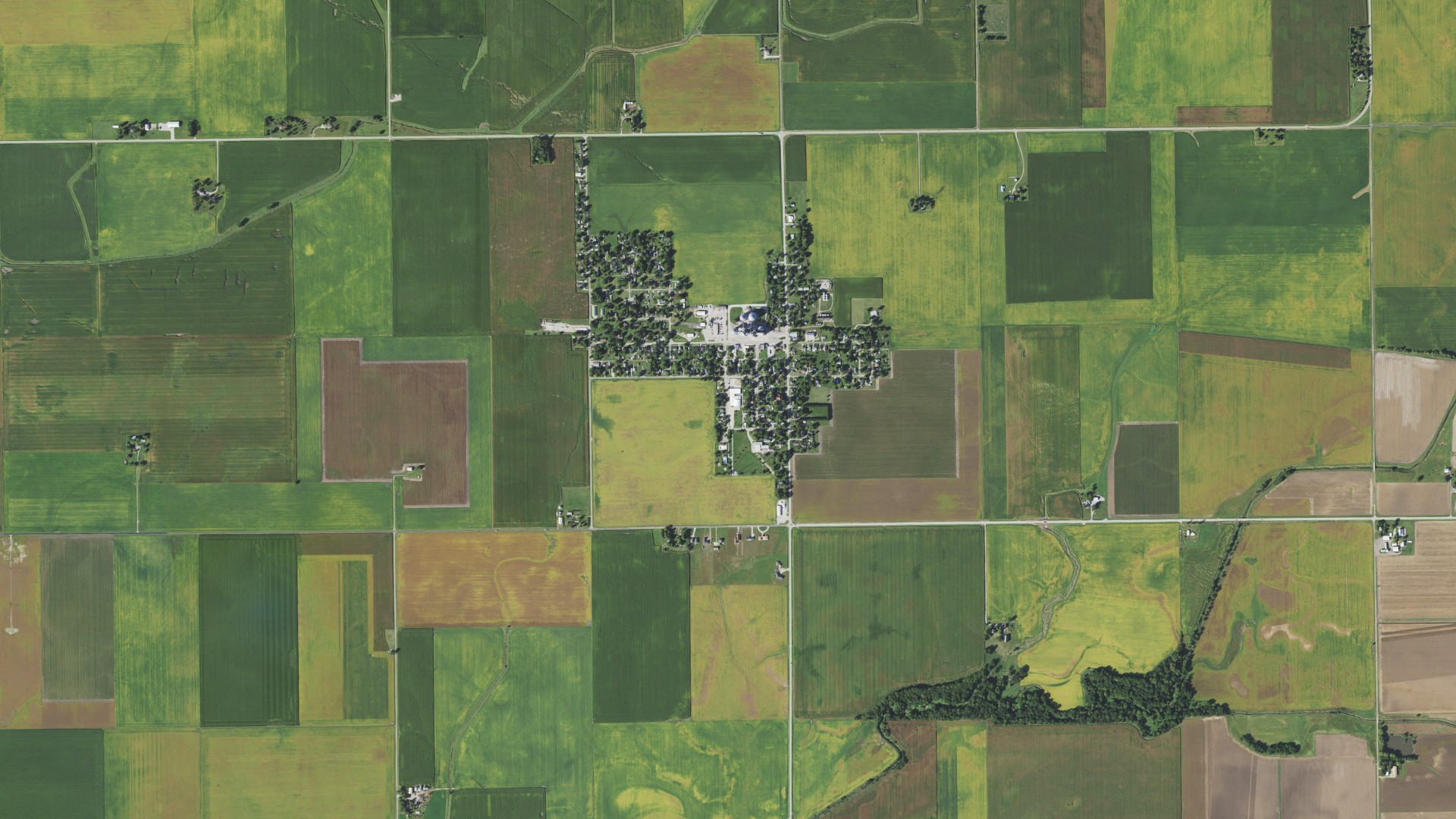 Aerial view of land around Stanford, Illinois