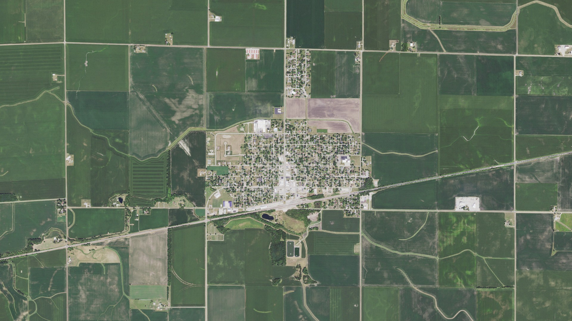 Natural-color aerial photograph of land around Toluca, Illinois