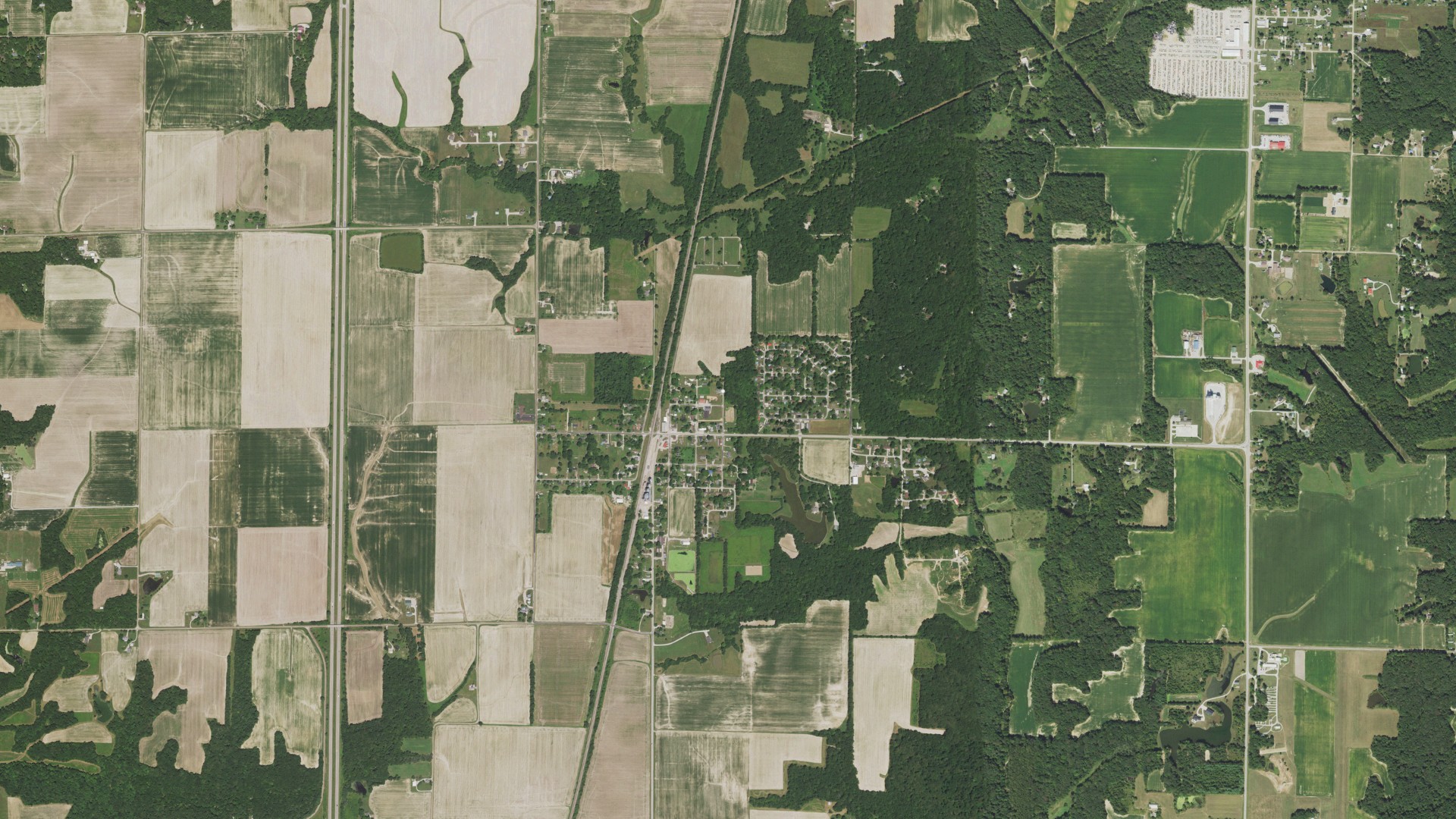 Natural-color aerial photograph of land around Watson, Illinois
