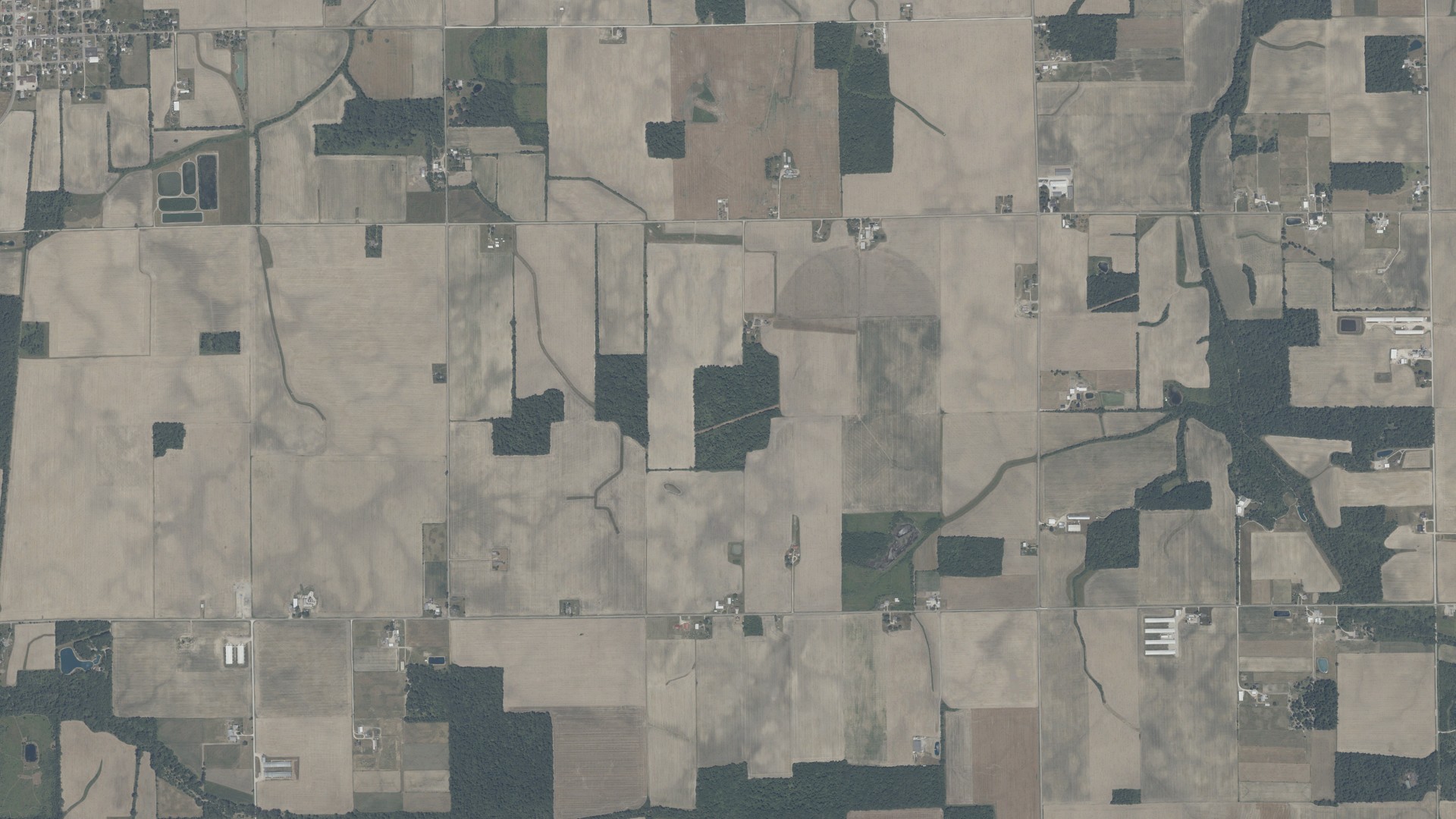 Natural-color aerial photograph of land around Bearcreek, Indiana