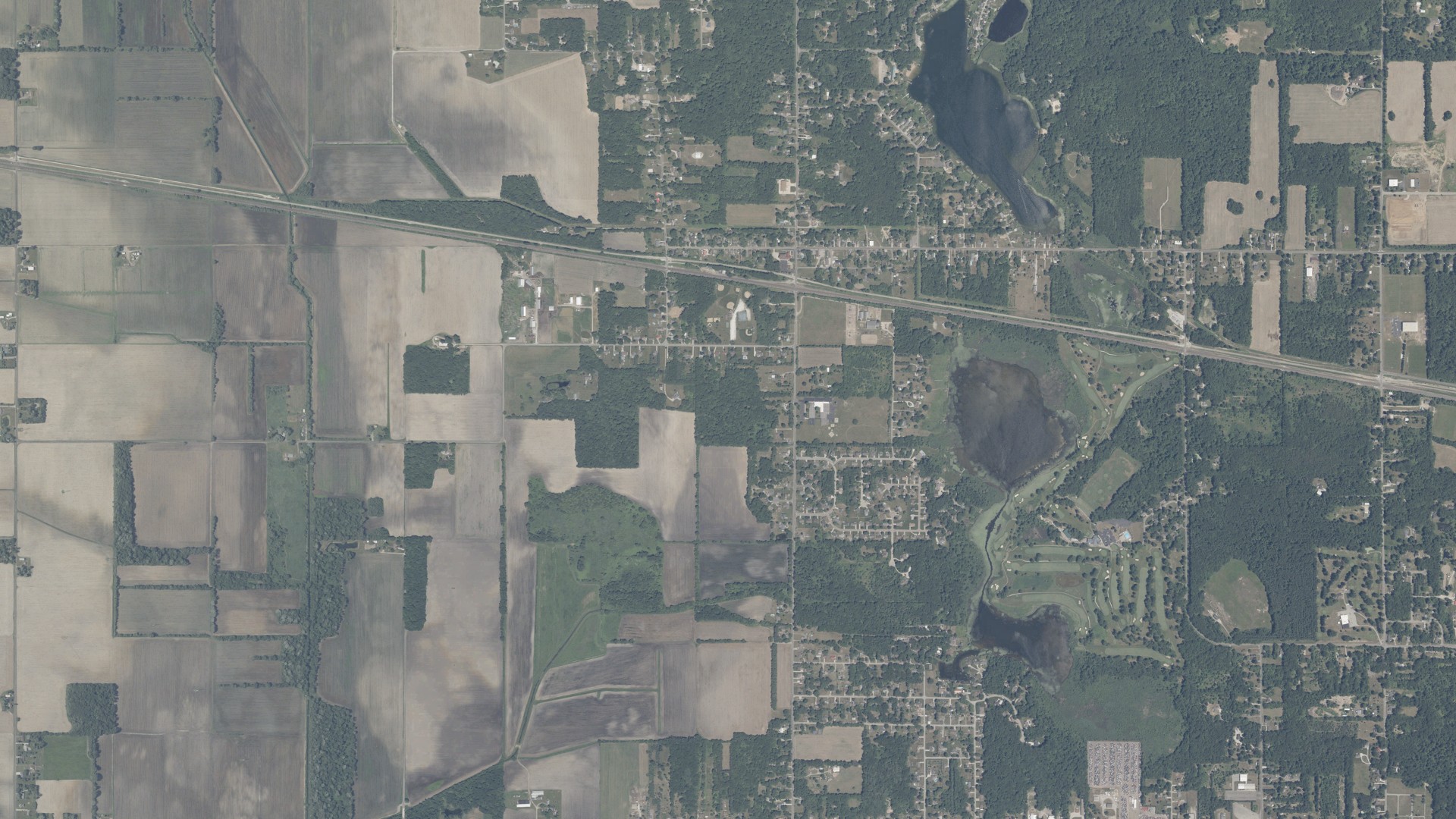 Natural-color aerial photograph of land around Warren, Indiana