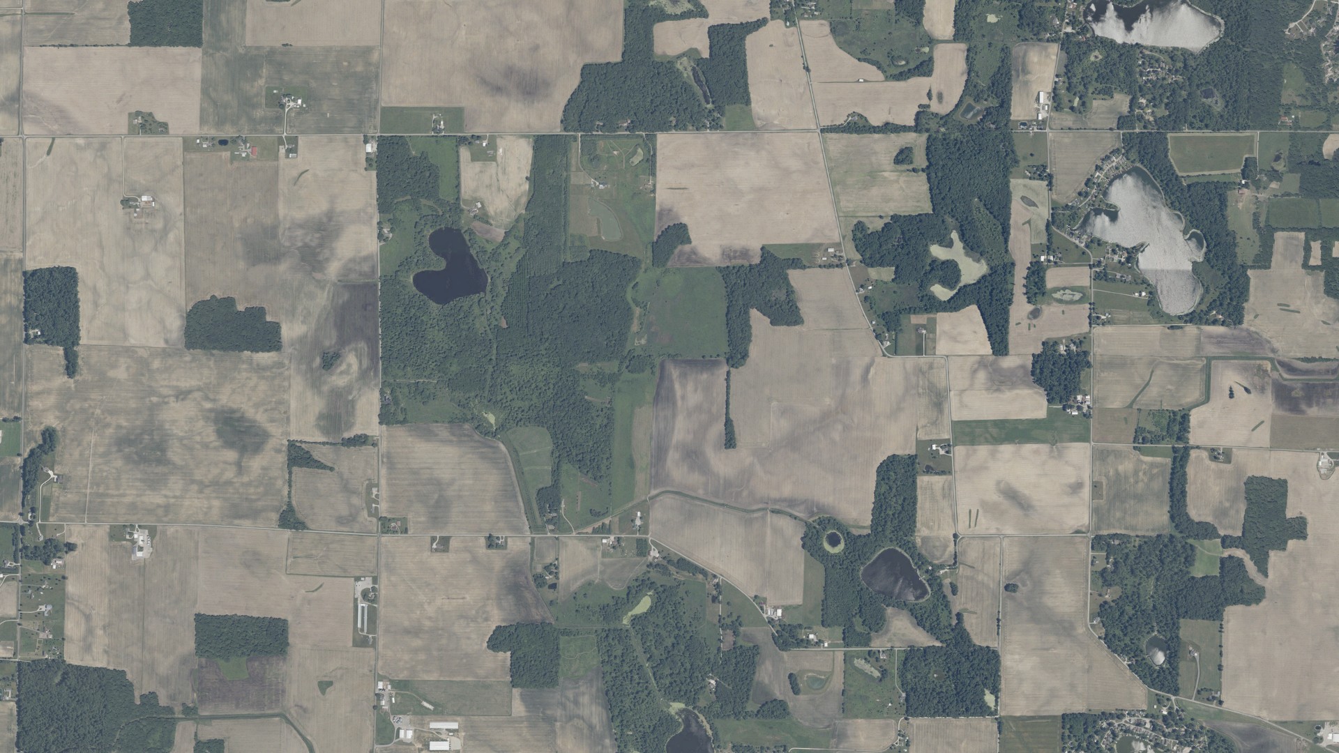 Natural-color aerial photograph of land around Etna-Troy, Indiana