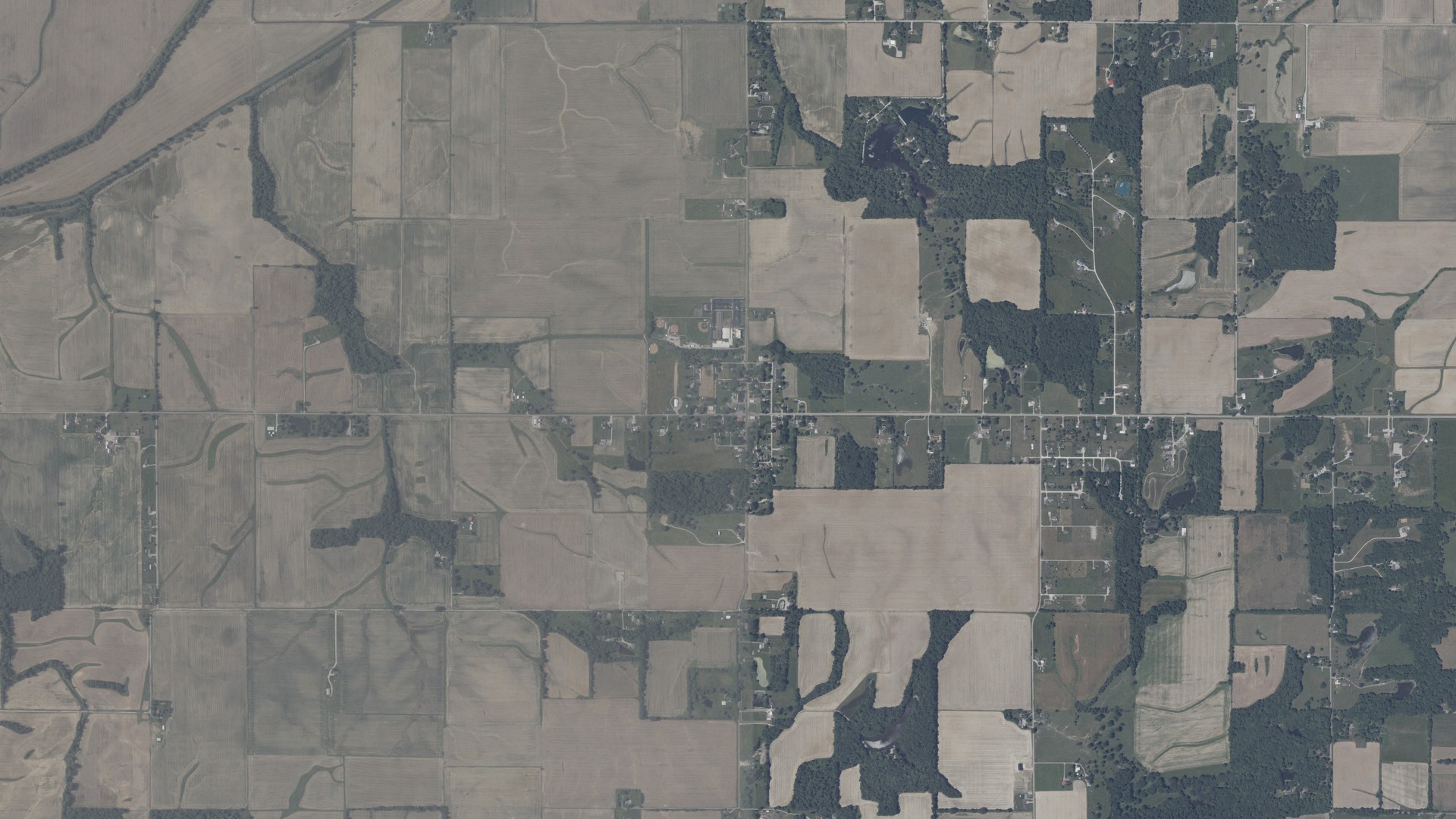 Natural-color aerial photograph of land around Eminence, Indiana