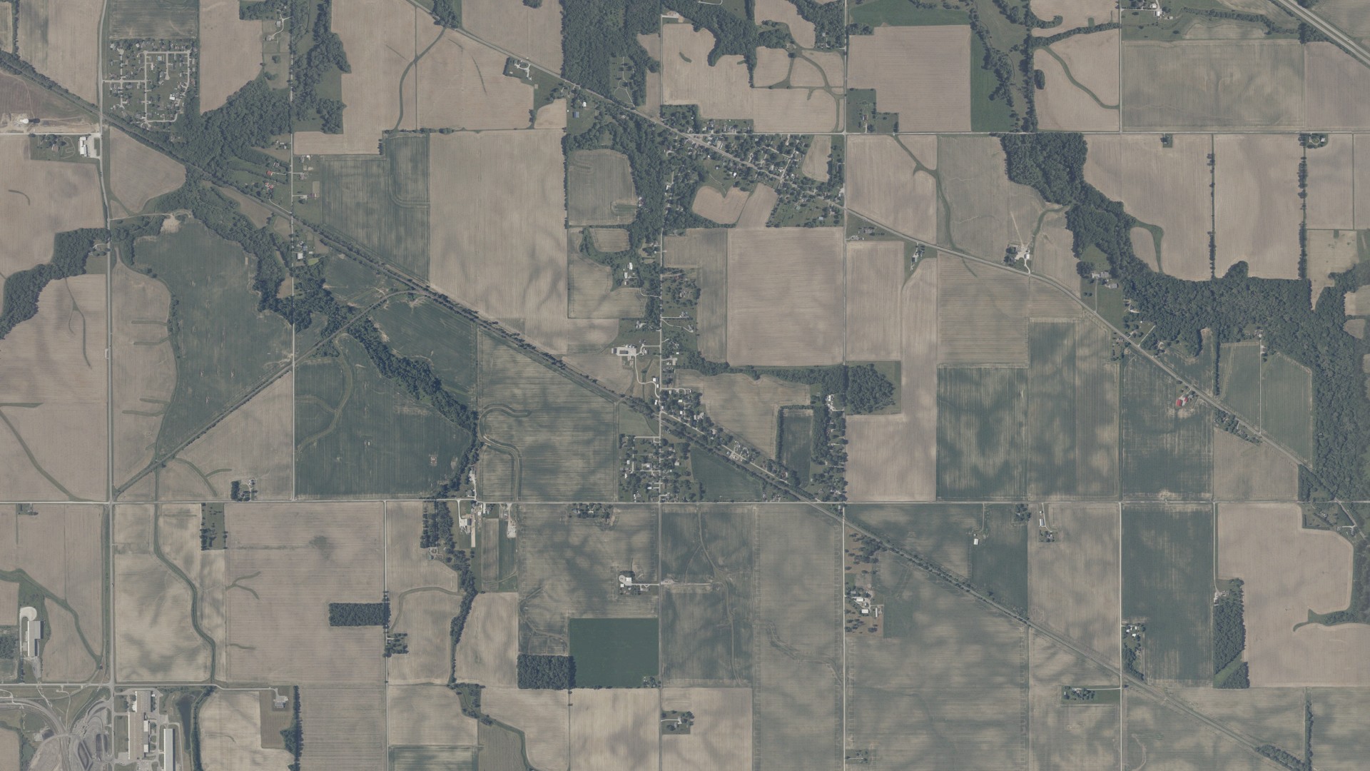 Natural-color aerial photograph of land around Linnsburg, Indiana